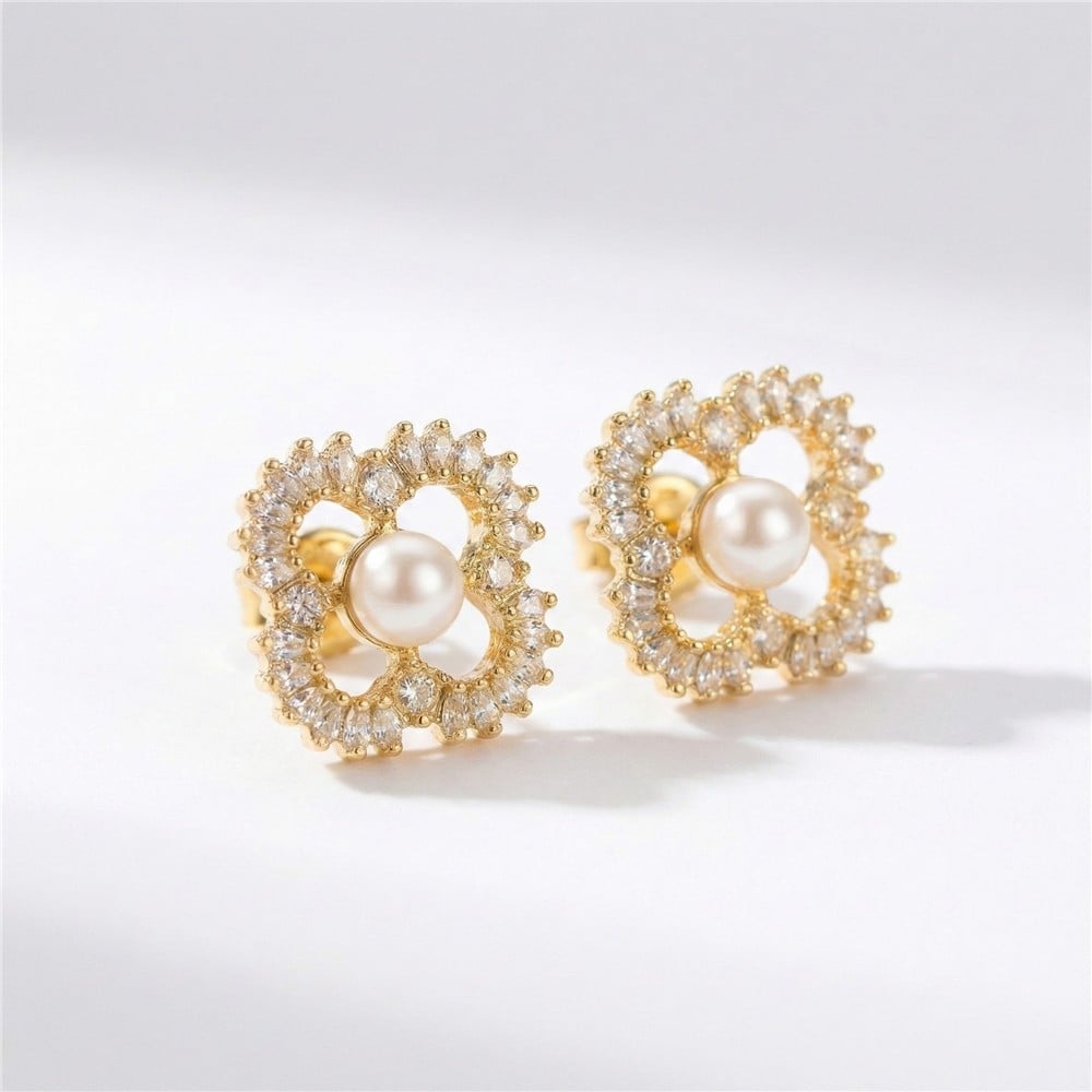 Yonca Form Halka İçinde İncili Küpe 14K Altın Rengi Kaplama, 1,8 cm