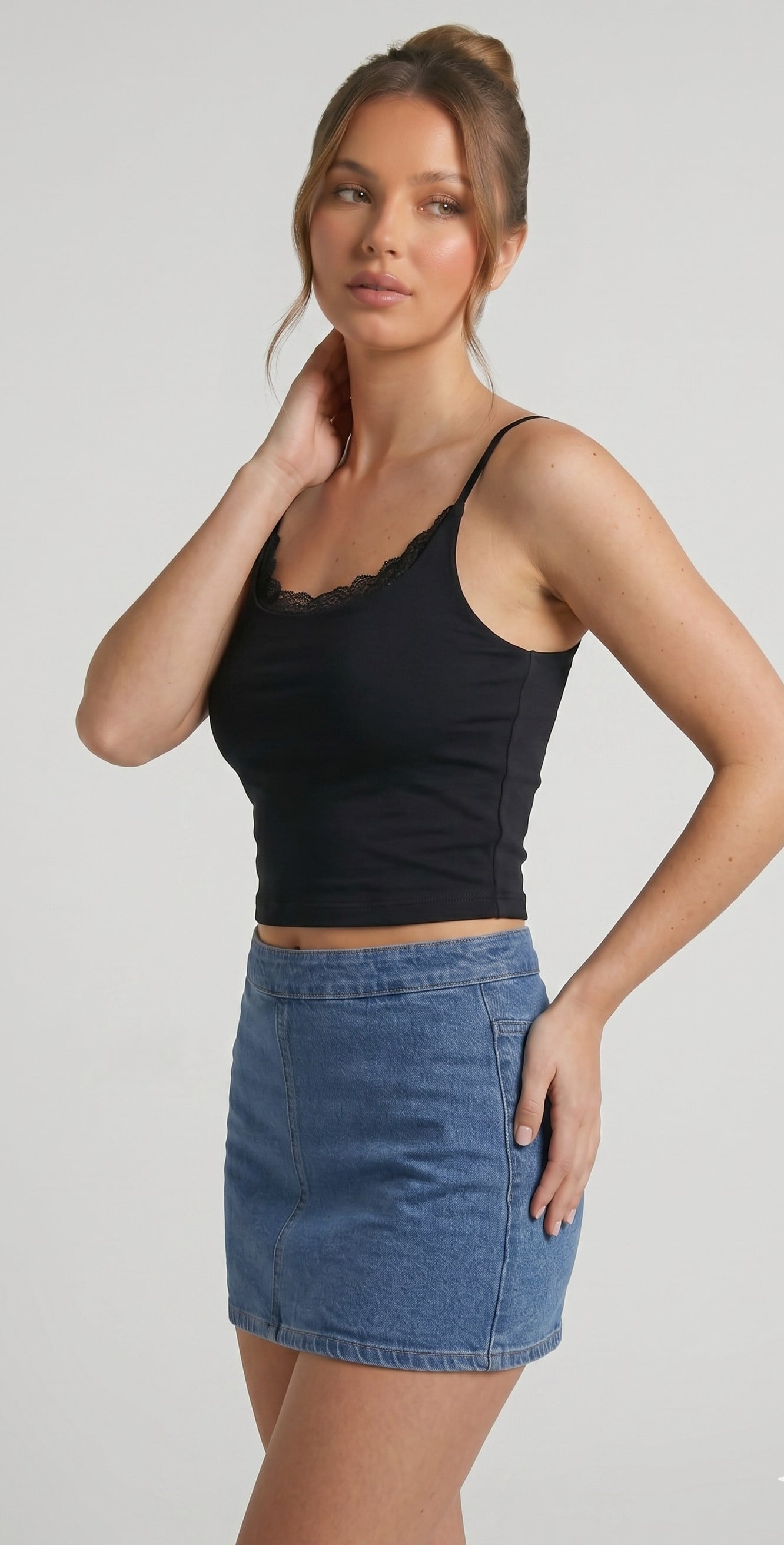 OLIVE-L02077 DANTEL ASKILI BODY SİYAH