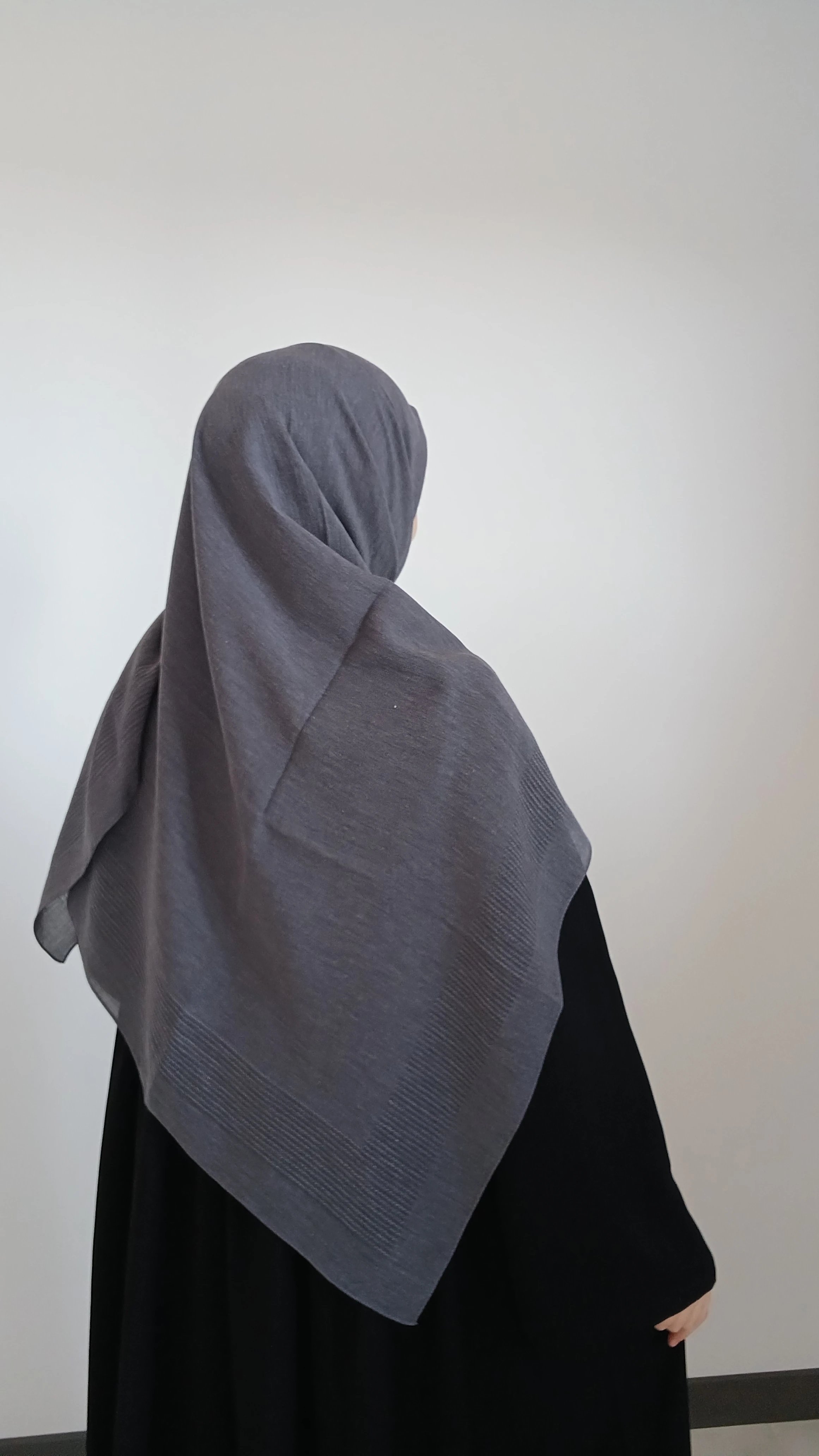 Pamuklu Düz Büyük Boy Eşarp-Füme