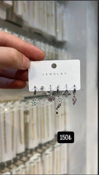 Mağazanızın ve e-ticaret sitenizin en çok satanlar listesine girmeye aday bu 6'lı çelik küpe seti, son dönemin 