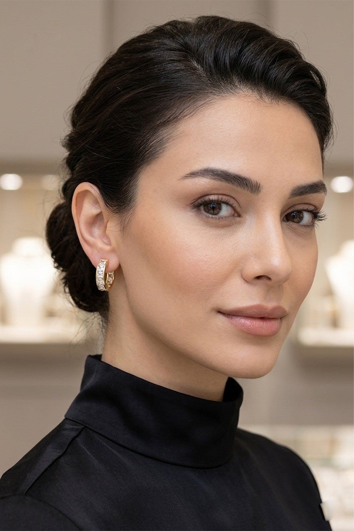 Su Yolu Model Kare Zirkon Taşlı Lüks Küpe 
