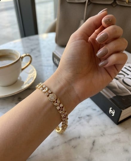 Toptan 316L Çelik Gold Markiz Yaprak Desenli ve Sıralı Taşlı Kadın Bileklik