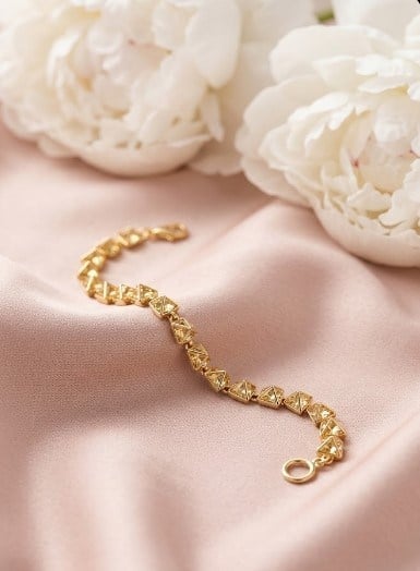 Toptan 316L Çelik Gold Üçgen Kesim Zirkon Taşlı Su Yolu Kadın Bileklik