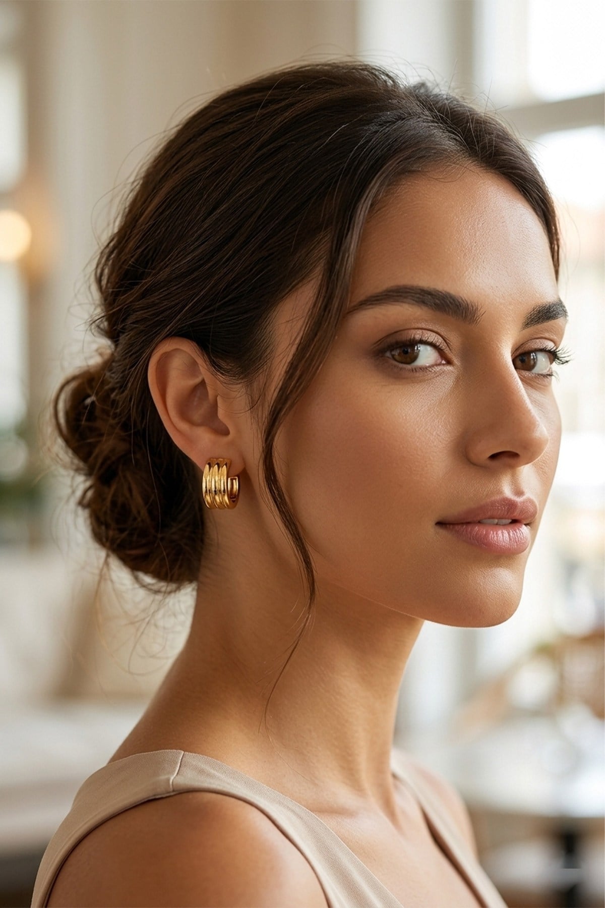 Toptan Gold Üç Şeritli Vintage Model Yarım Halka Küpe