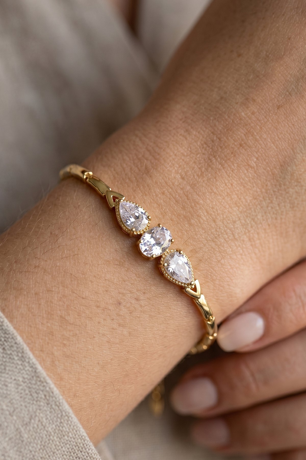 Toptan Xuping Gold Renk Zirkon Taşlı Damla Model Kararmaz Çelik Bileklik