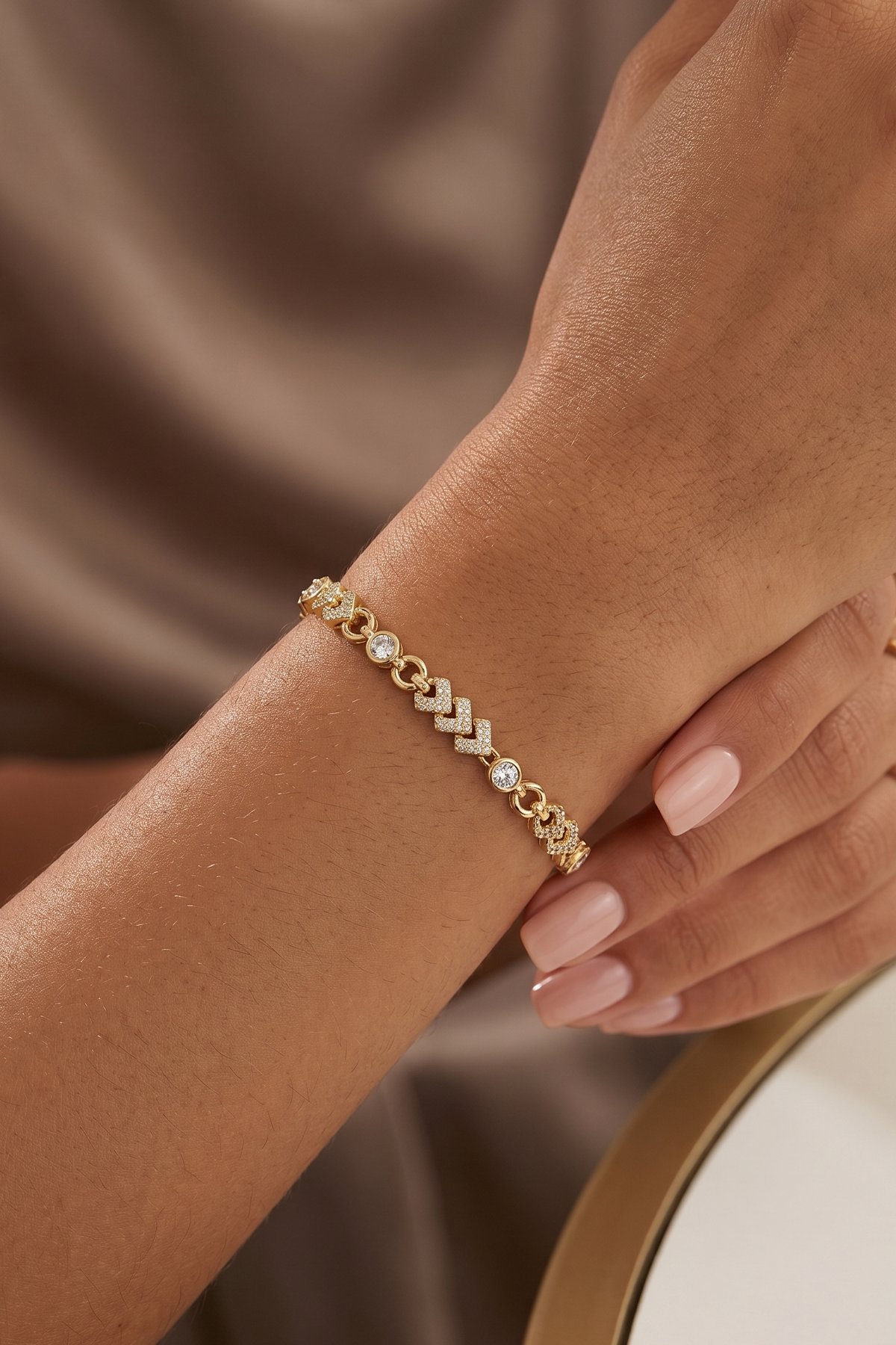 Toptan Xuping Gold Renk Zirkon Taşlı Geçmeli Baklalı Kararmaz Çelik Bileklik