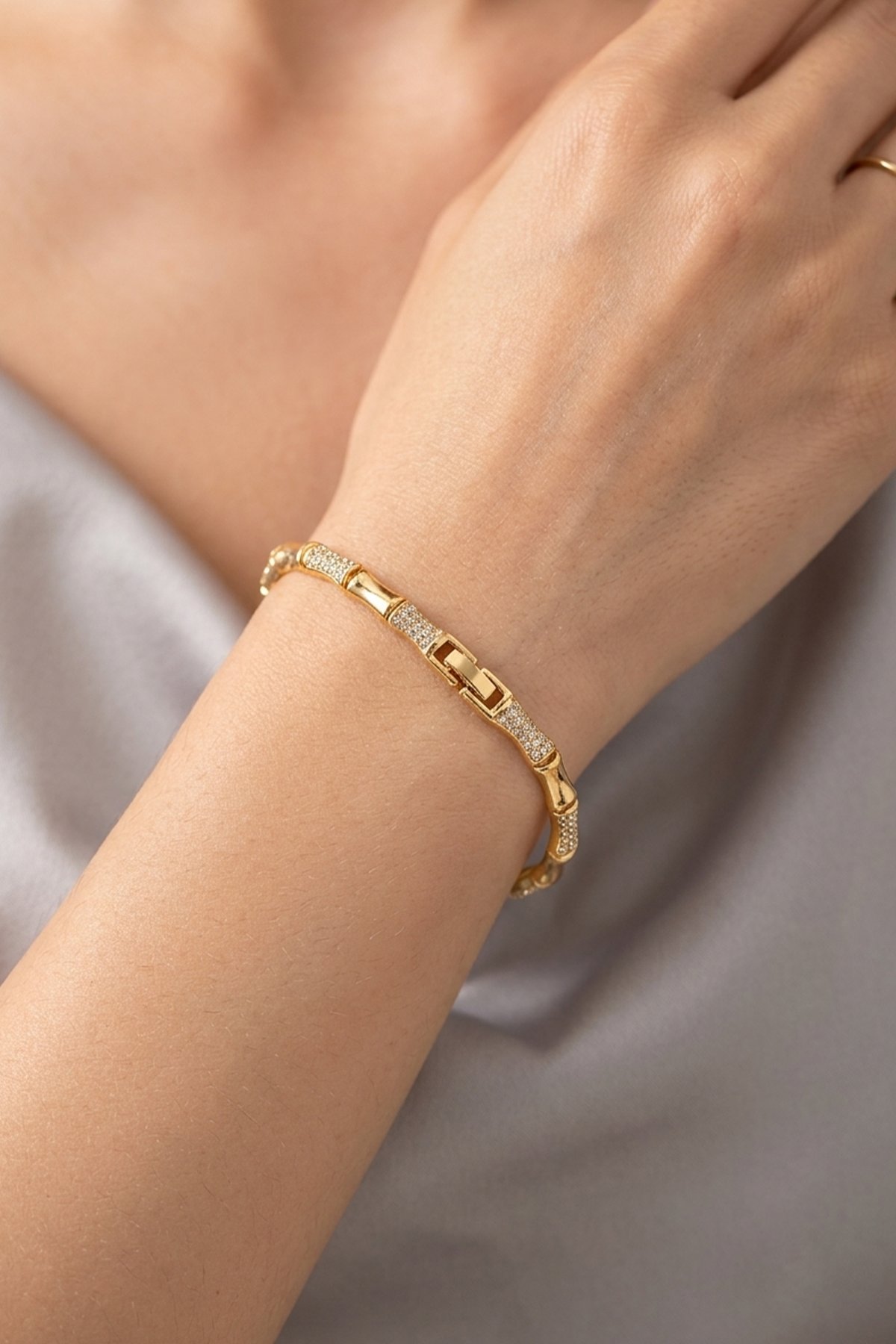 Toptan Xuping Gold Zirkon Taşlı İnce Su Yolu Bileklik