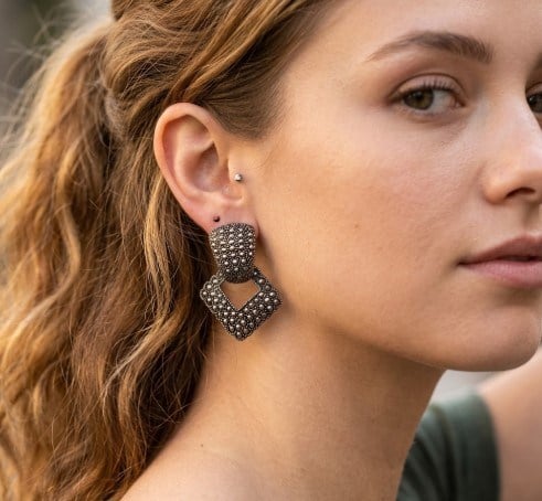Vintage Stil Antik Gümüş Kaplama Çelik Kadın Küpe Modeli