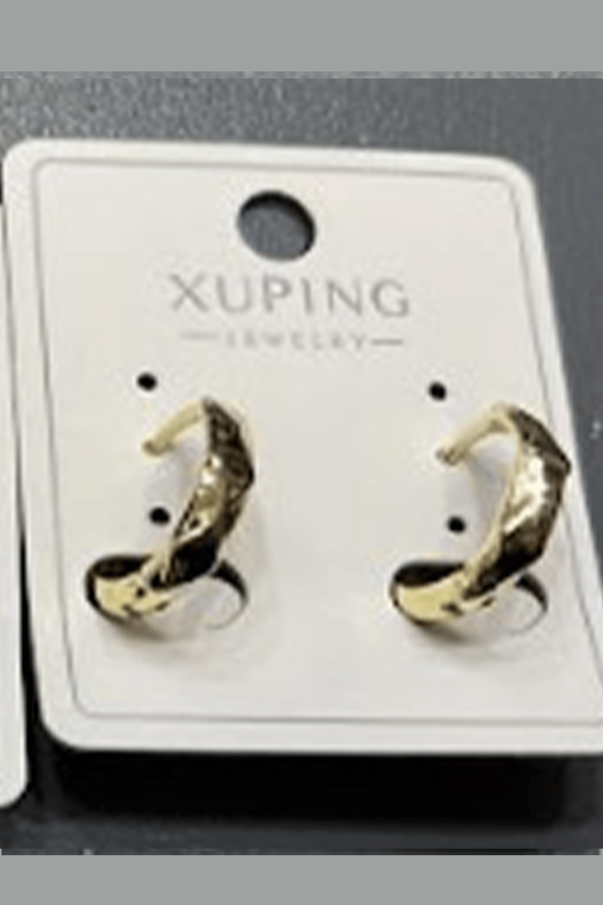 Xuping Gold Vintage Dövme Metal Dokulu Burgu Halka Küpe Toptan