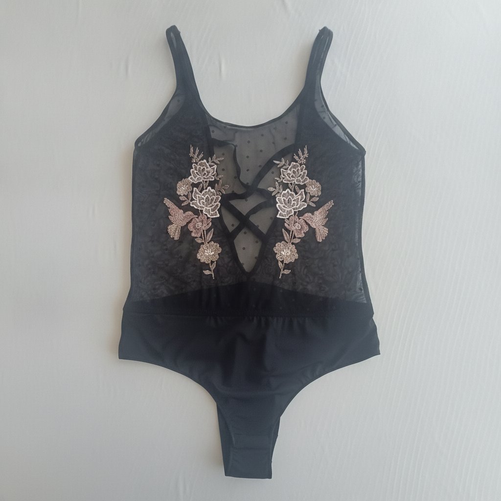 Kadın Giyim Askılı Likralı Tül Kumaş Nakış İşlemeli Arkası Çapraz Çıtçıklı Siyah Renk Body BB2662