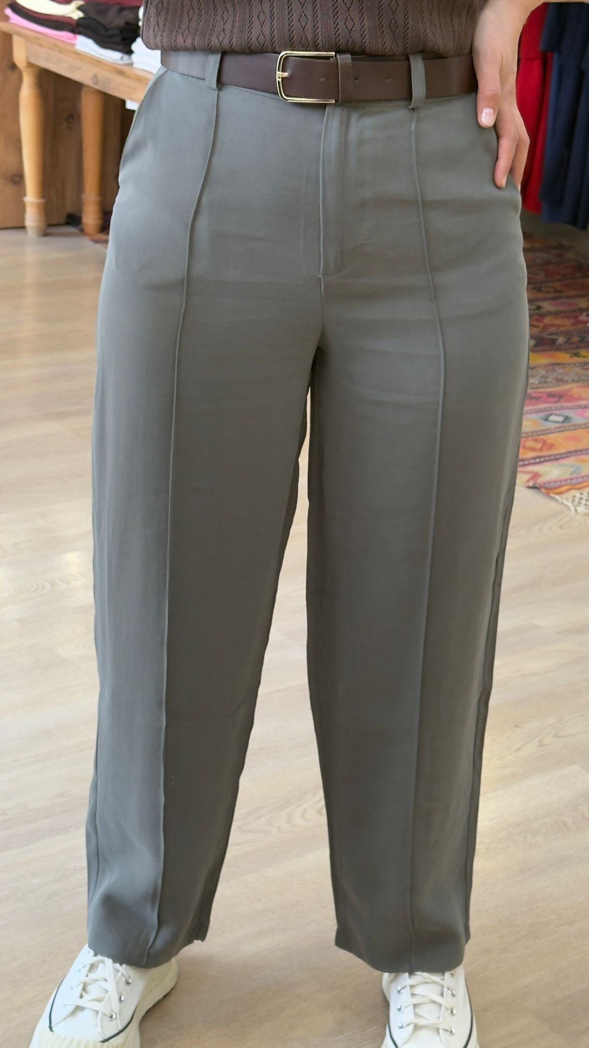 Yumuşak Dokulu Kemerli Havuç Model Pantolon Haki · 3