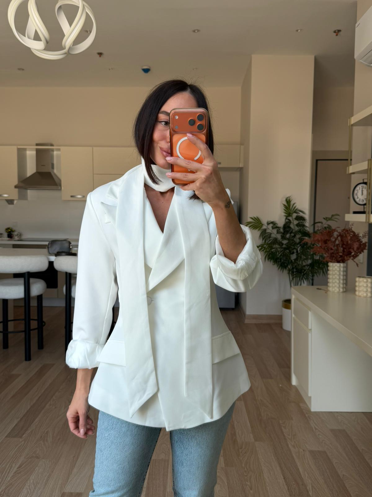Beyaz Kravatlı Premium Blazer Ceket