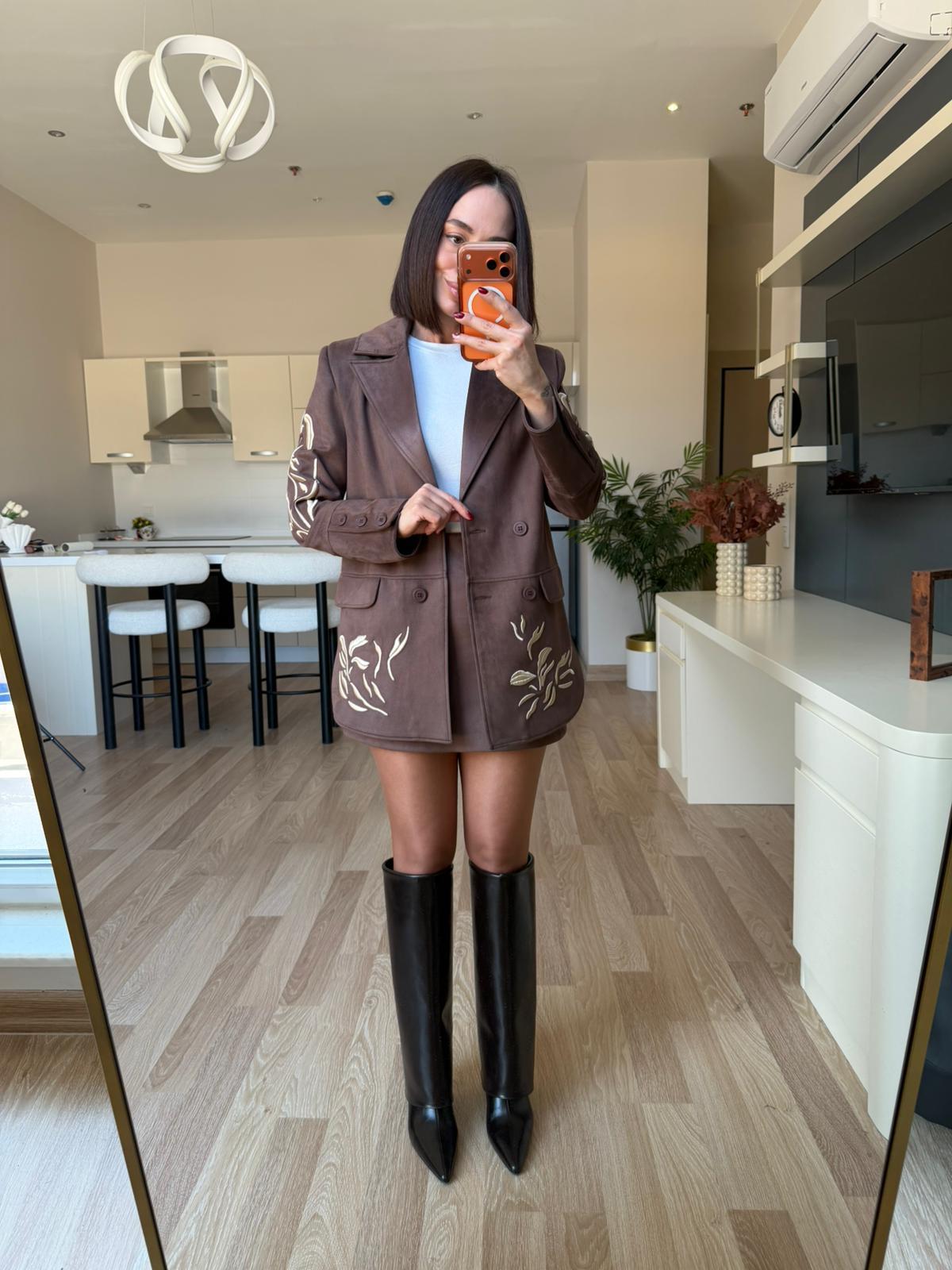 Kahve İşlemeli Etek& Blazer Takım