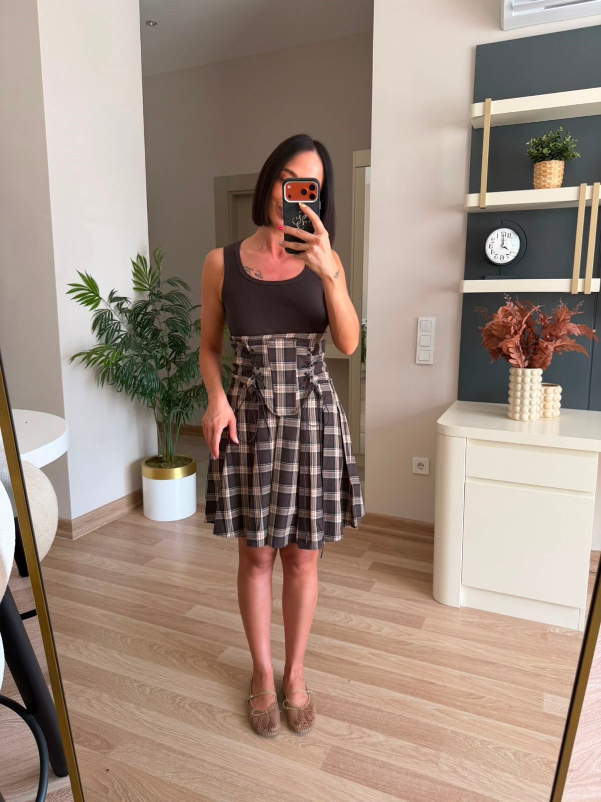 Marka Model Korse Detaylı Bluz Etek Takım
