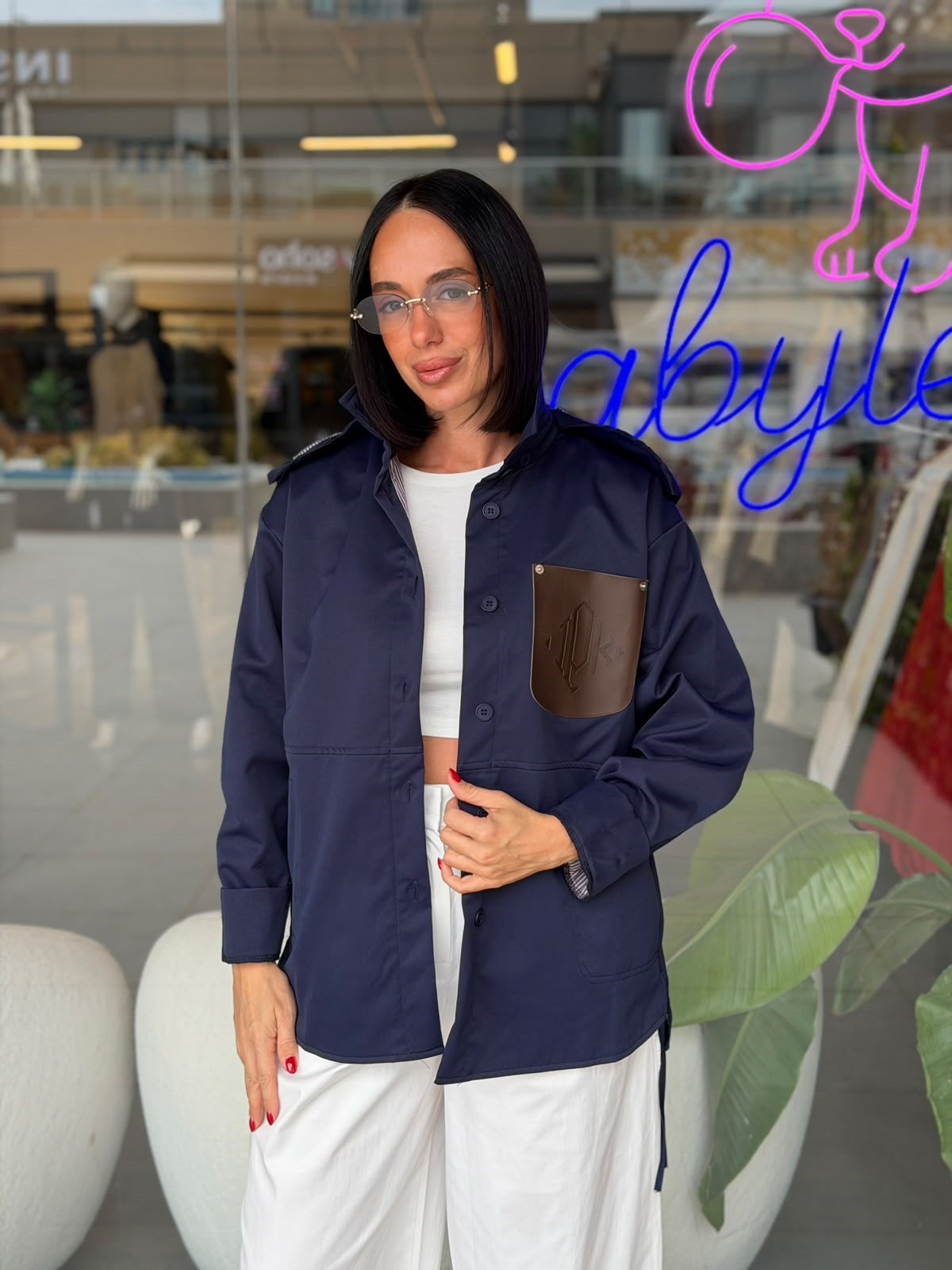 Marka Model Lacivert Deri Cep Detaylı Trench