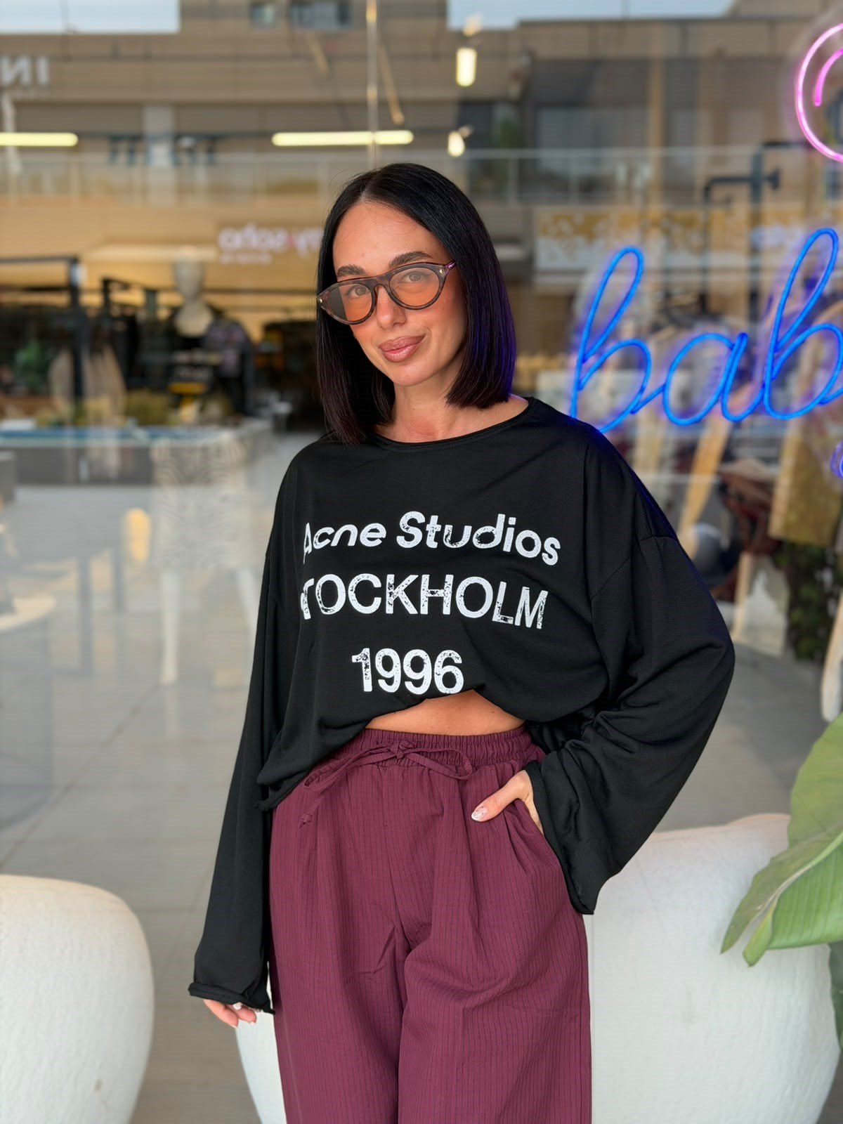 Marka Model Siyah Yazılı Basic 