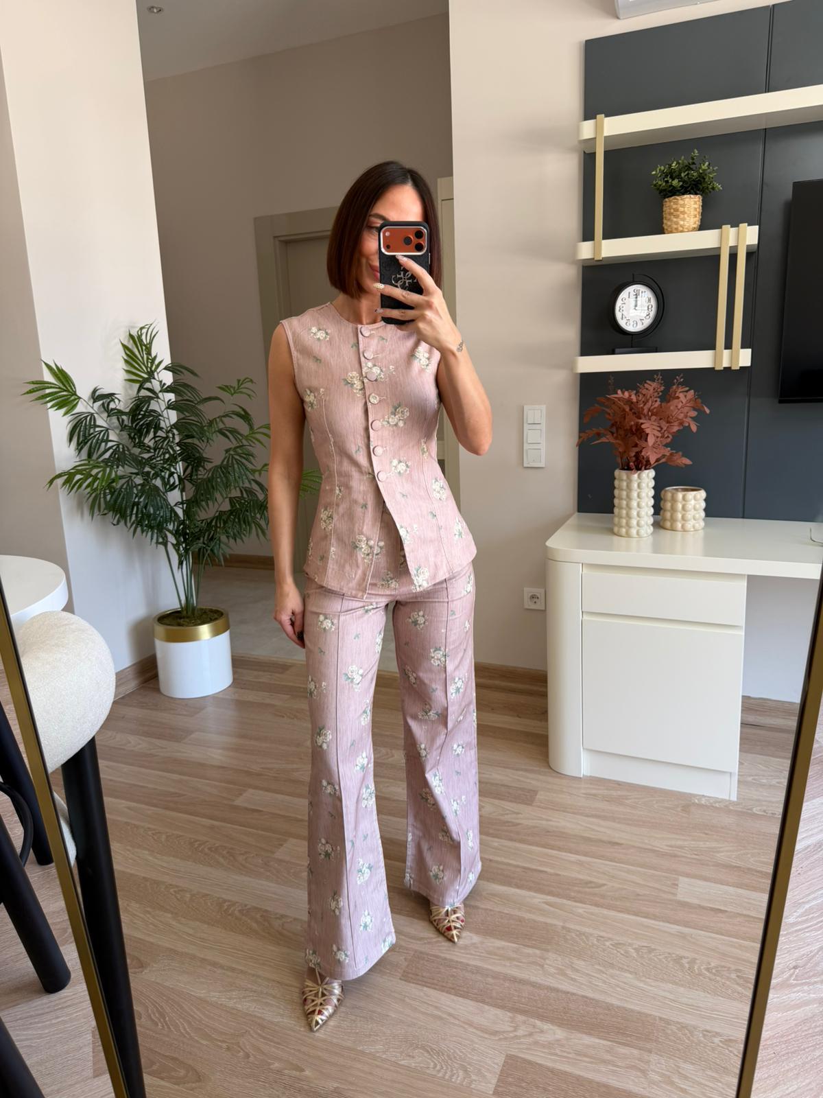 Pudra Pembesi Çiçek Desenli Yelek Pantolon Takım