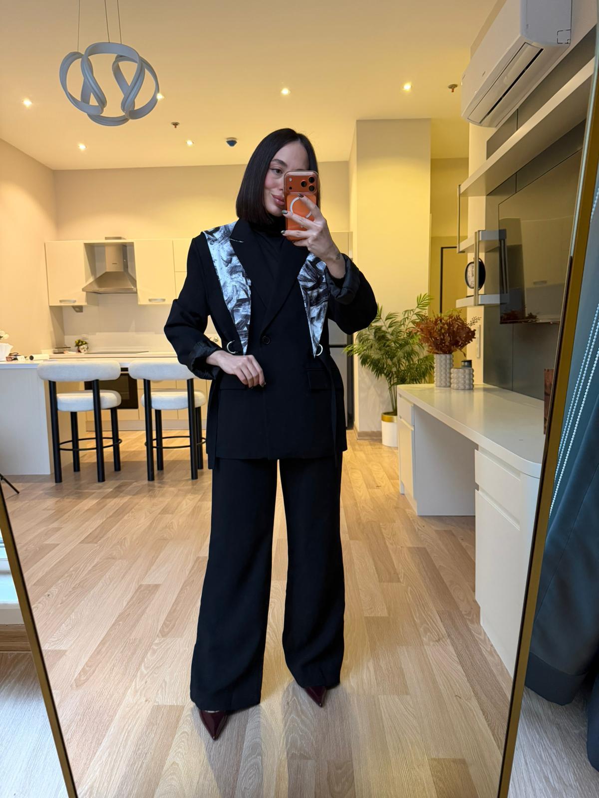 Siyah Şal Detaylı Blazer Takım