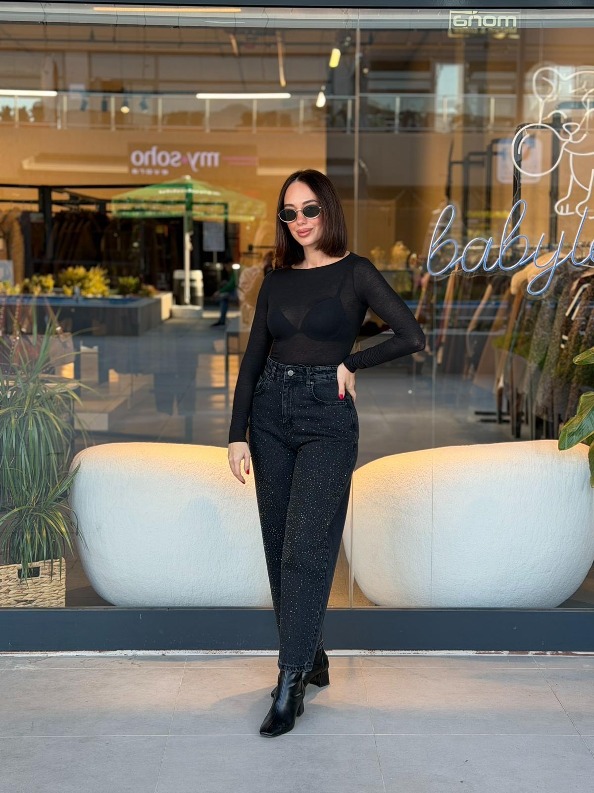Siyah Taşlı Mom Jean
