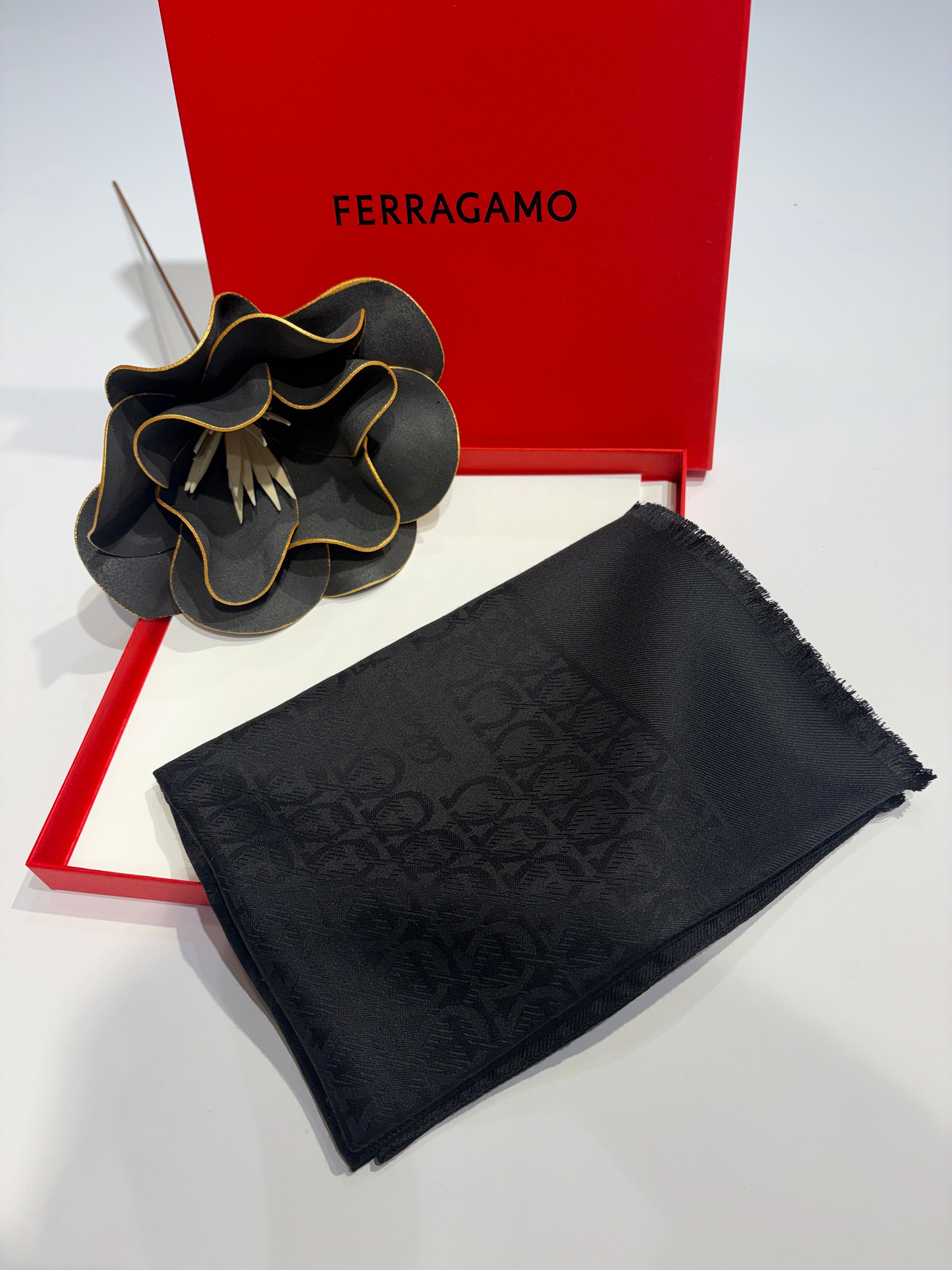 SALVATORE FERRAGAMO SİYAH