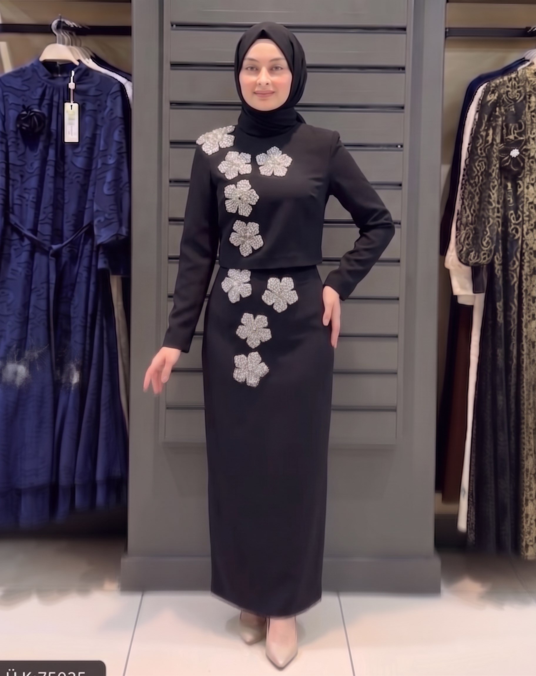 SAKURA ÇİÇEĞİ TAŞLI ETEK TAKIM SİYAH