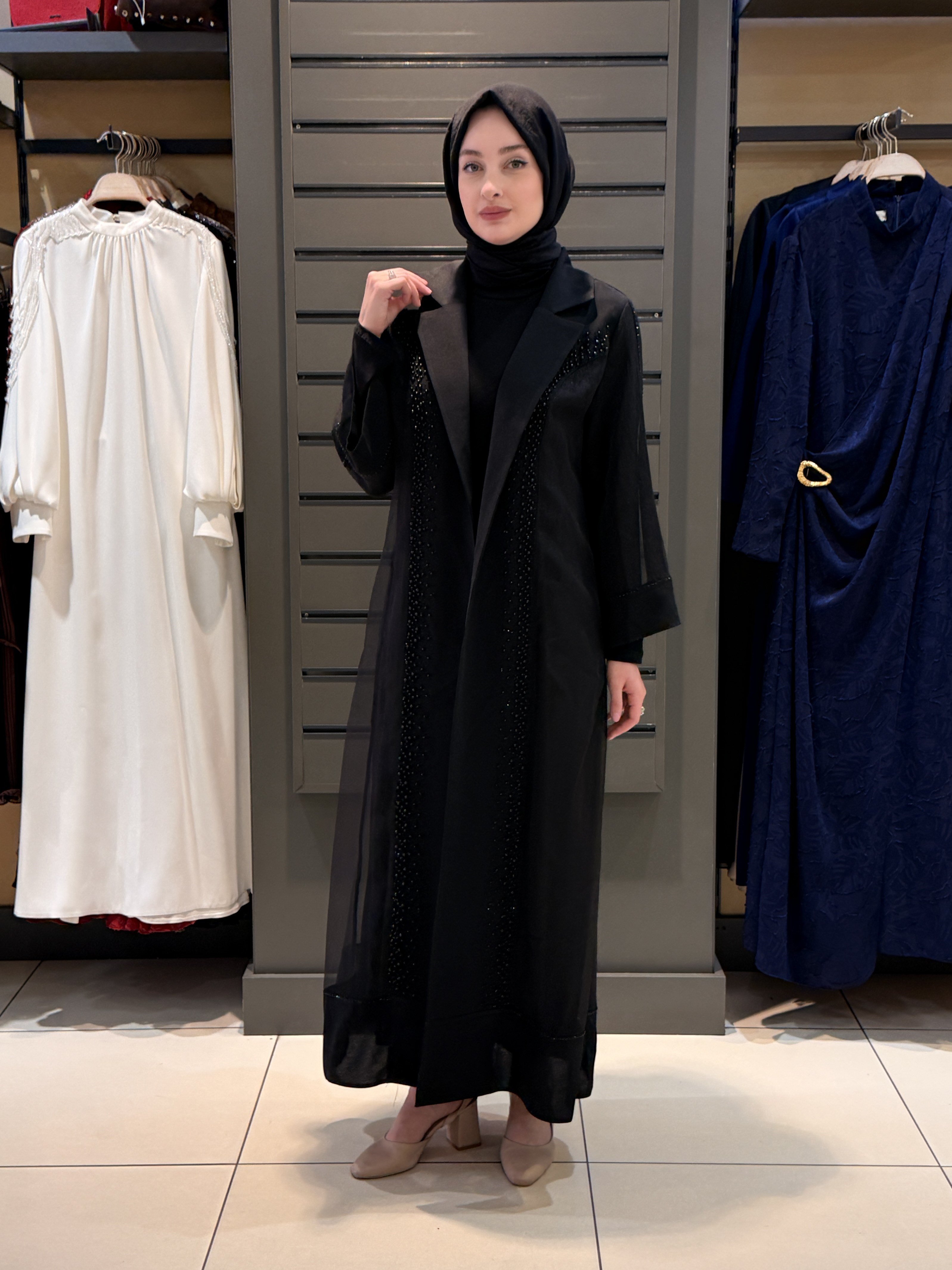 TAŞ İŞLEMELİ ABAYA SİYAH
