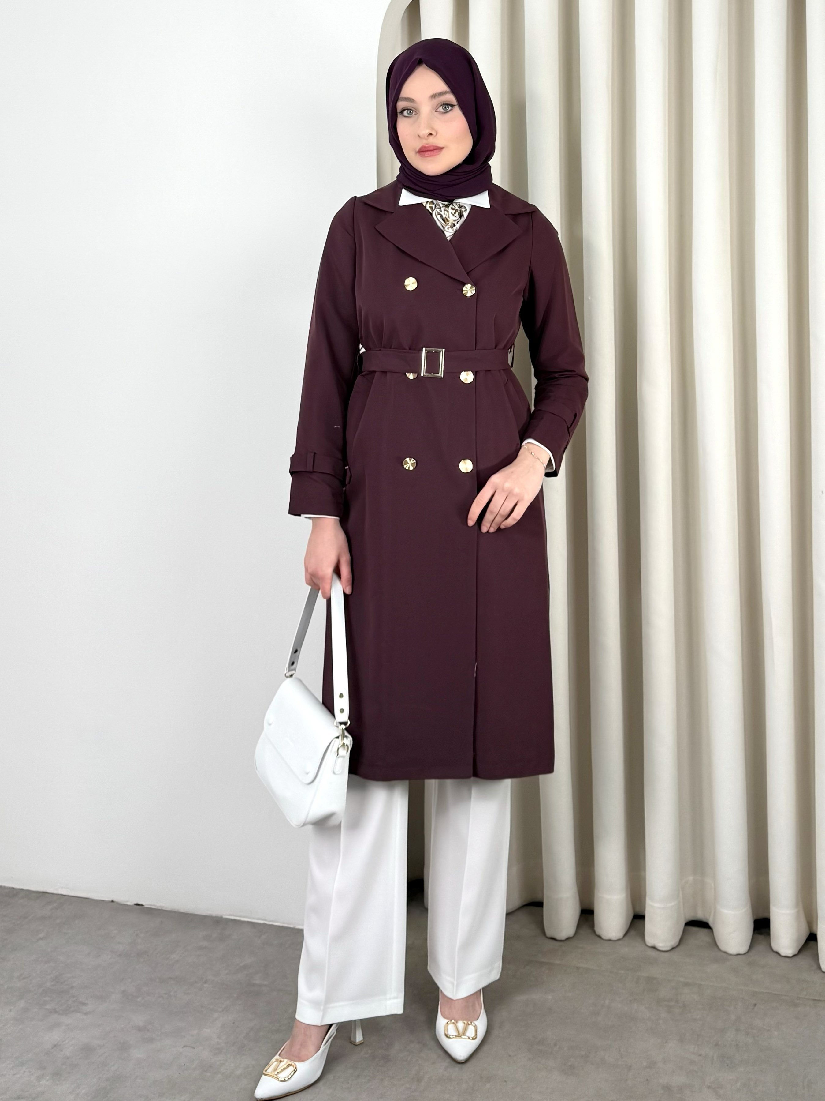 LEİLA TRENCH MÜRDÜM