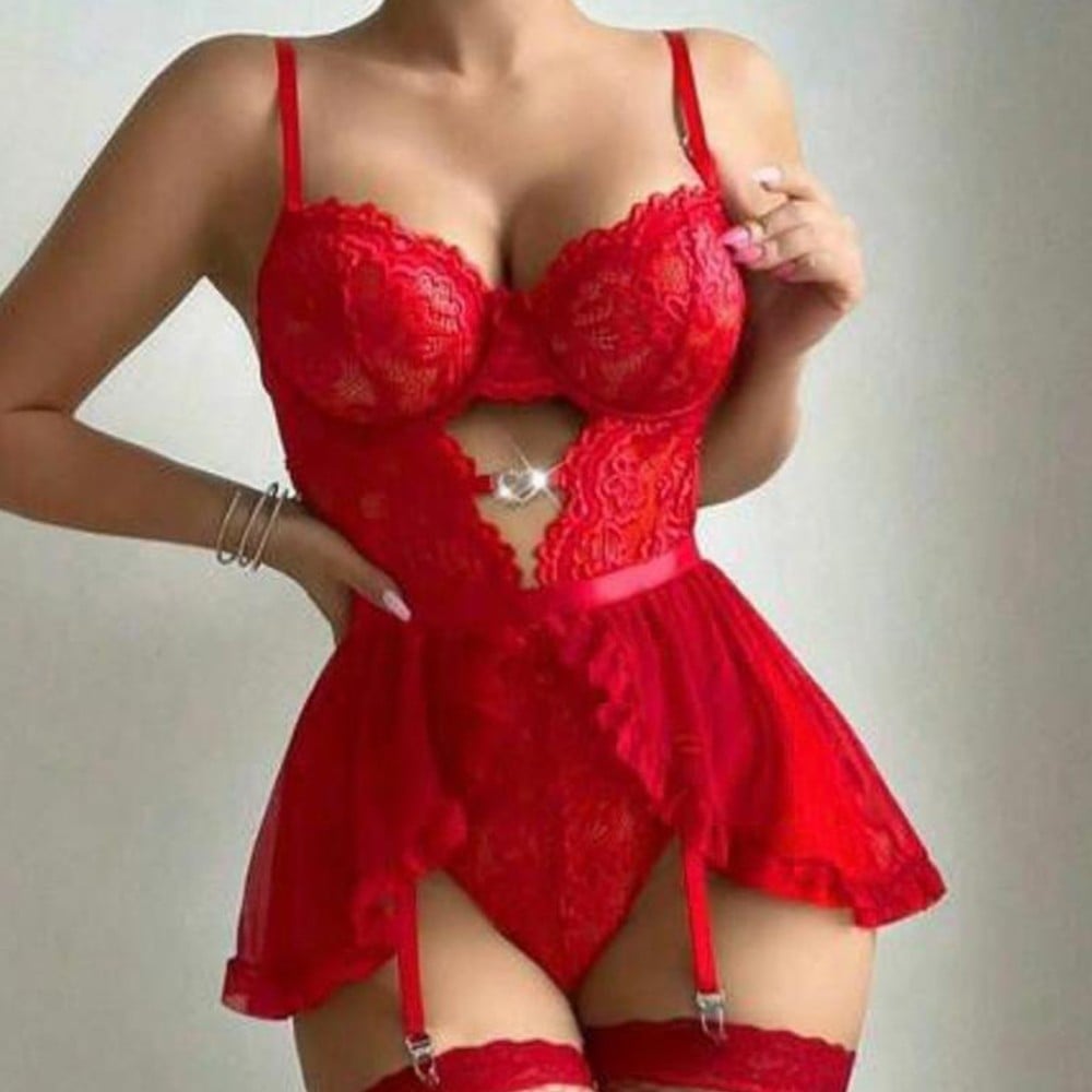 Red Çıkabilen Etekli File Çoraplı Bodysuit
