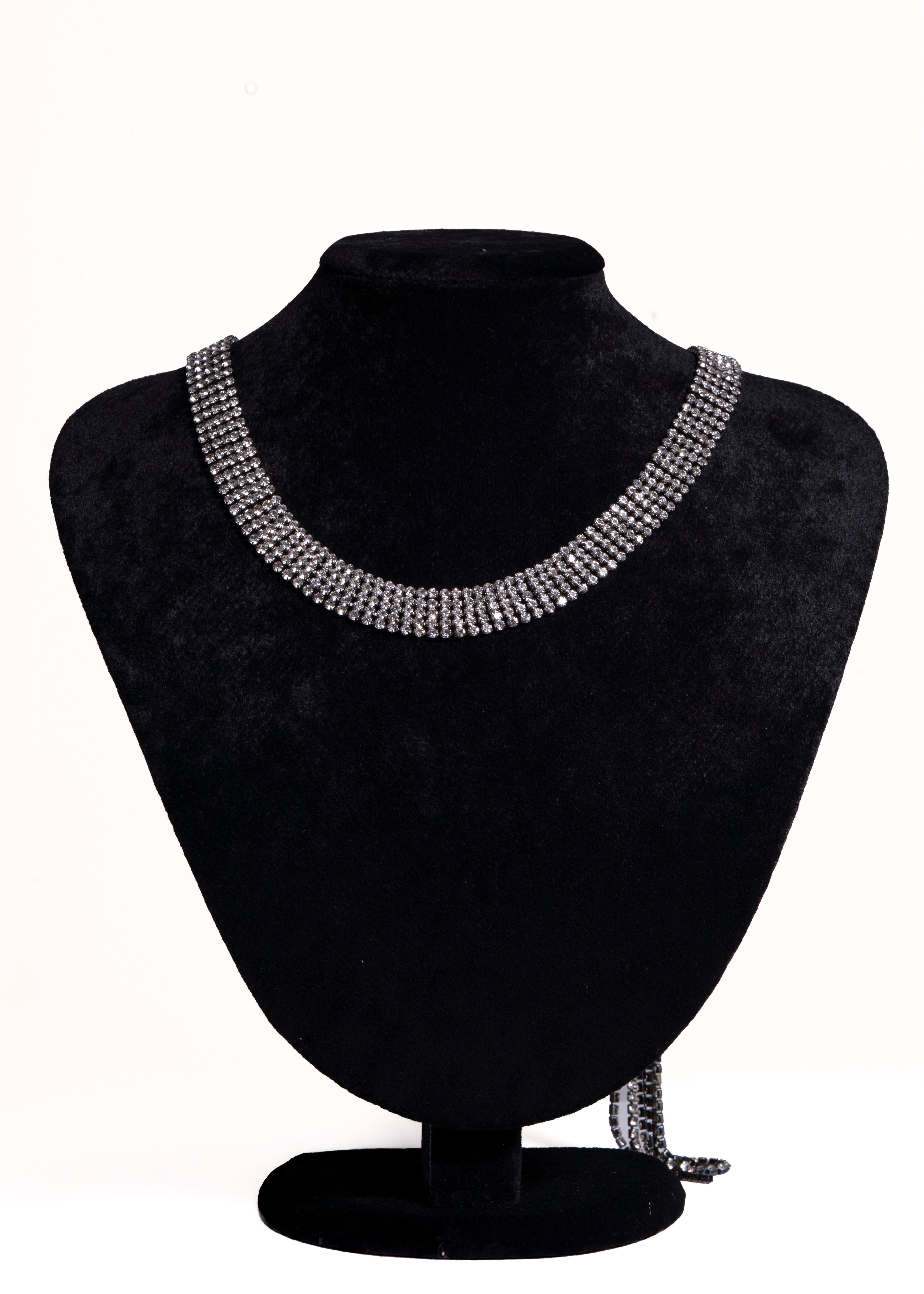 SİYAH SU YOLU ZİNCİRLİ CHOKER