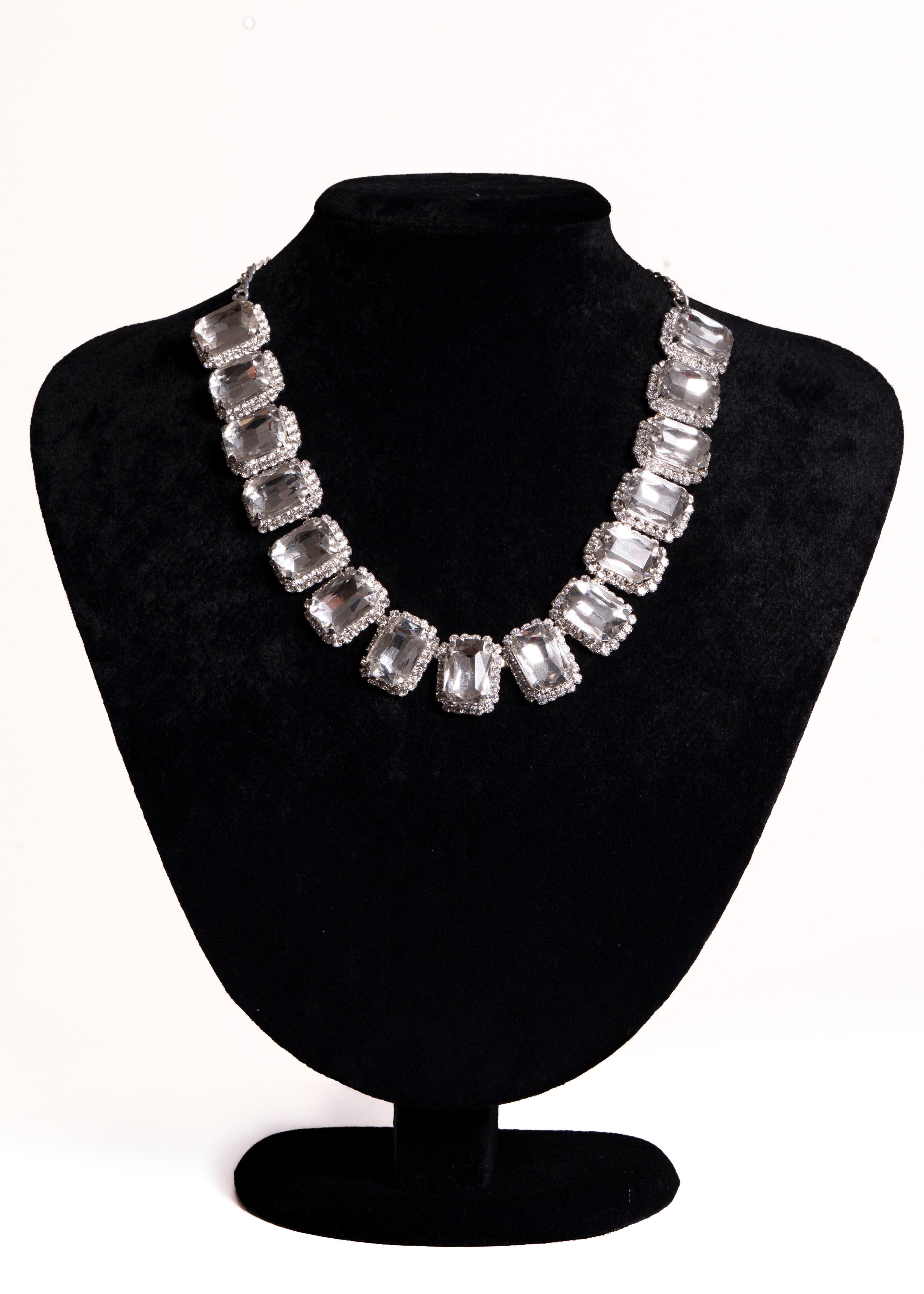 TAŞLI CHOKER KOLYE