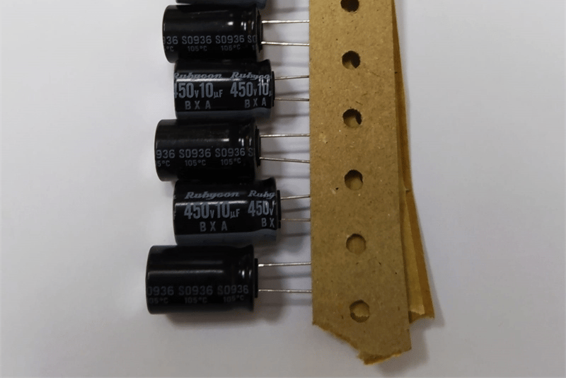 10MF 450V Kutuplu Kondansatör 4 Lü Paket Halinde