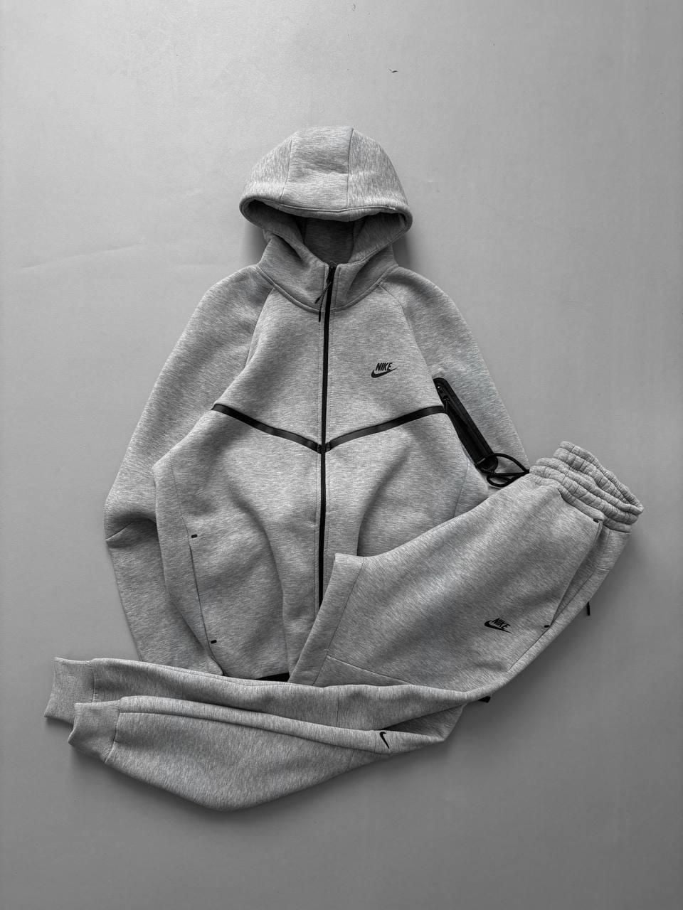 NKE TECH FLEECE TAKIM