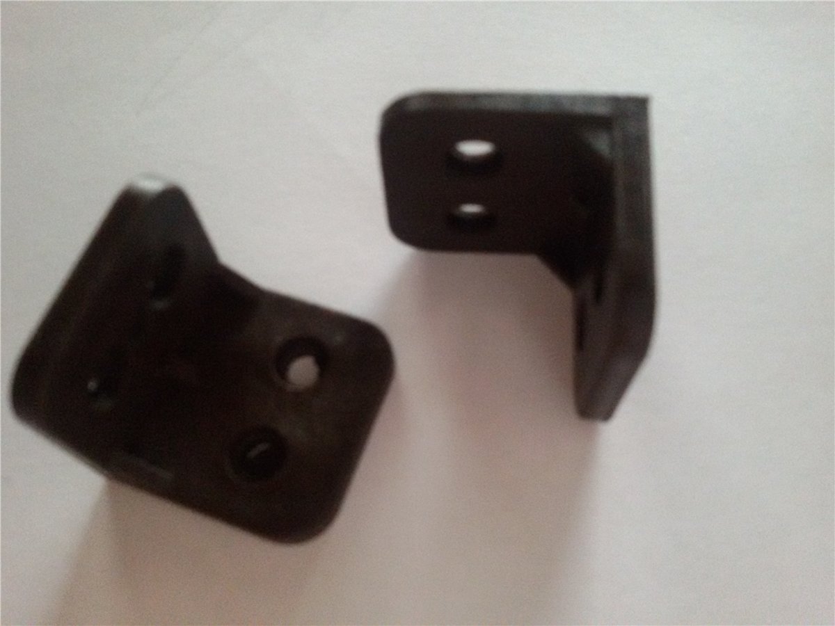 PLASTİK L KÖŞE SİYAH