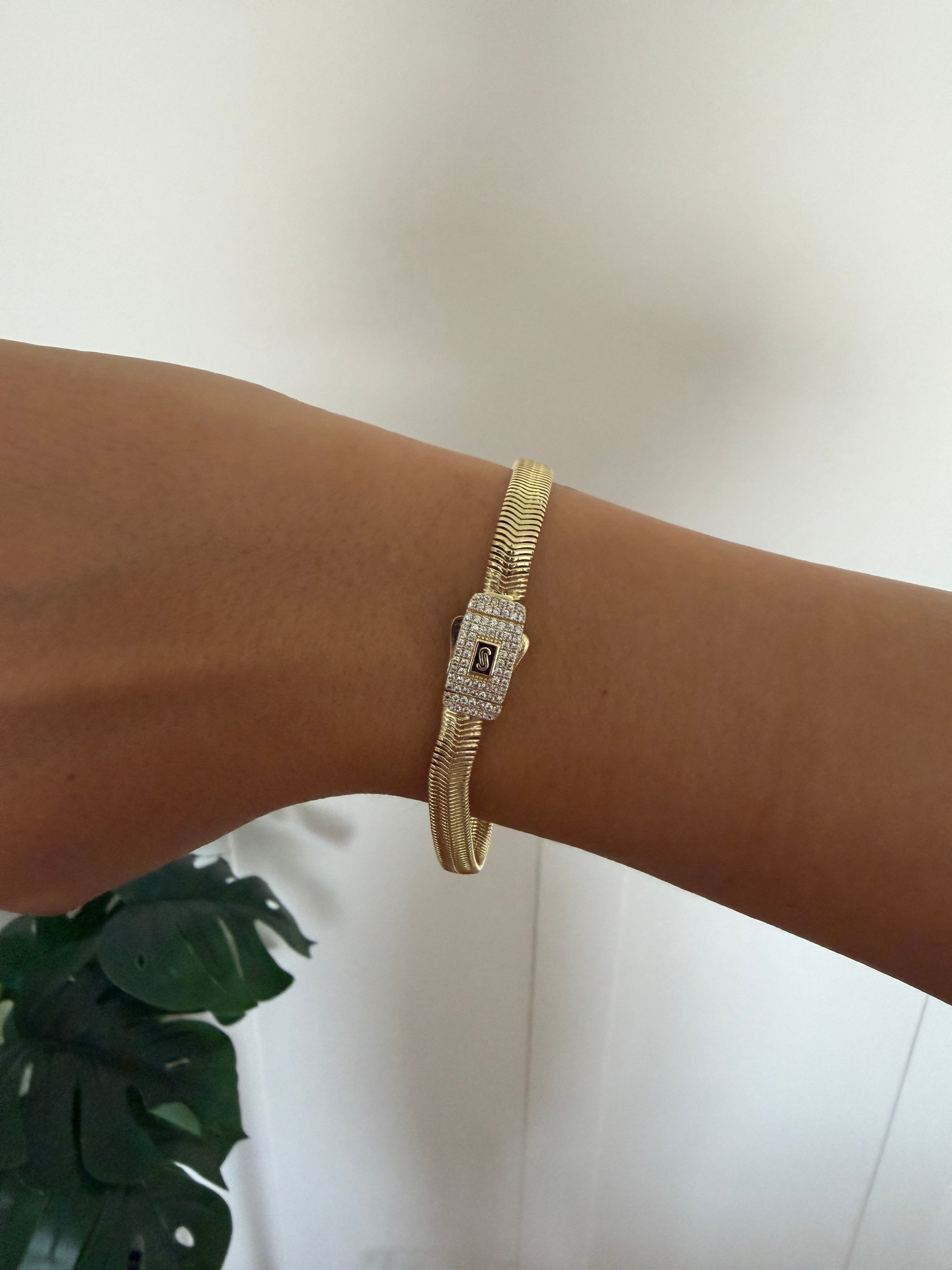14K gold renk altın kaplama,kalın yılan zincirli ortası tasarım ve kilit sistemli şık bileklik