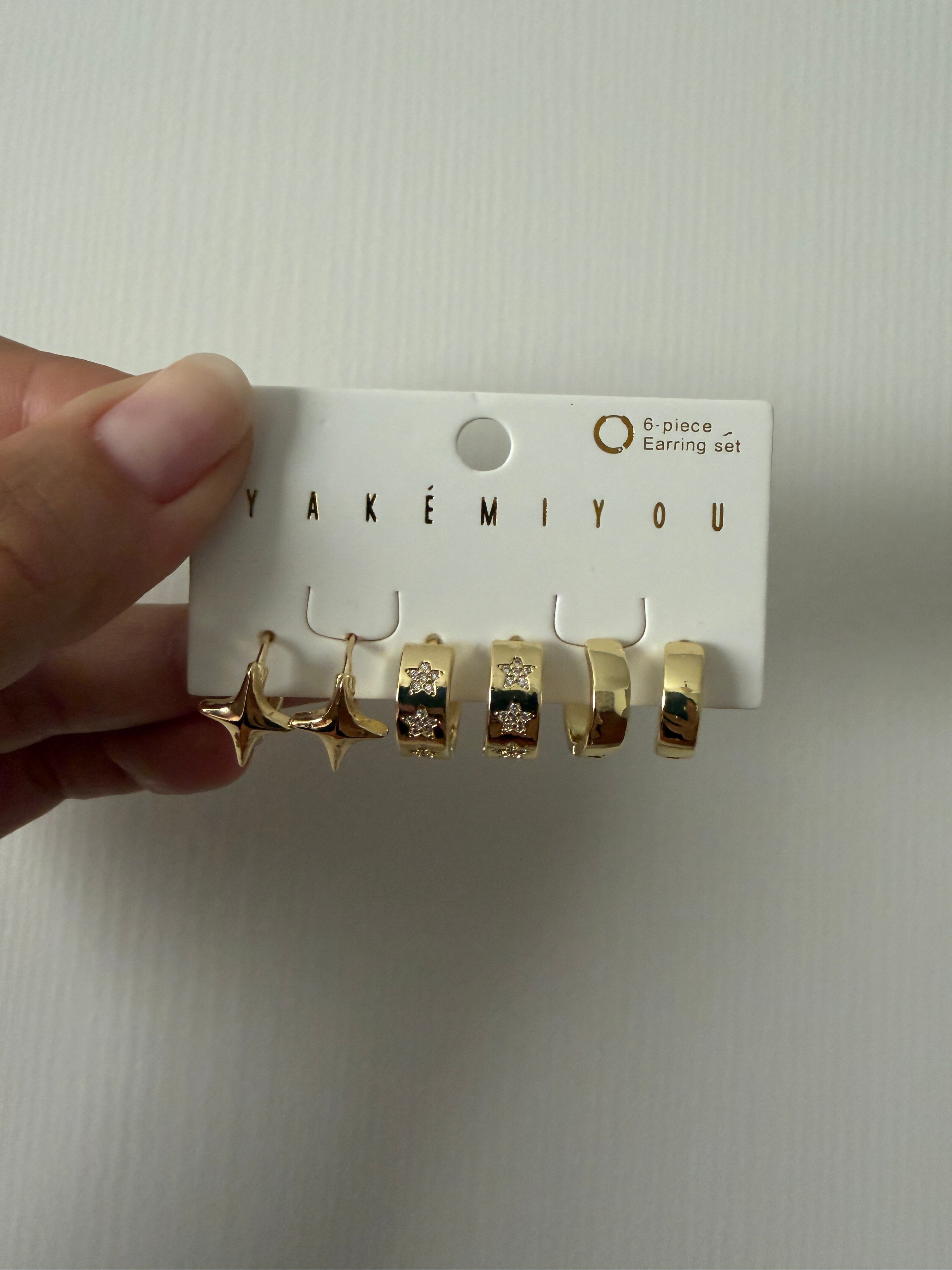 14K gold renk altın kaplama,yıldız detaylarına sahip 6'lı küpe seti
