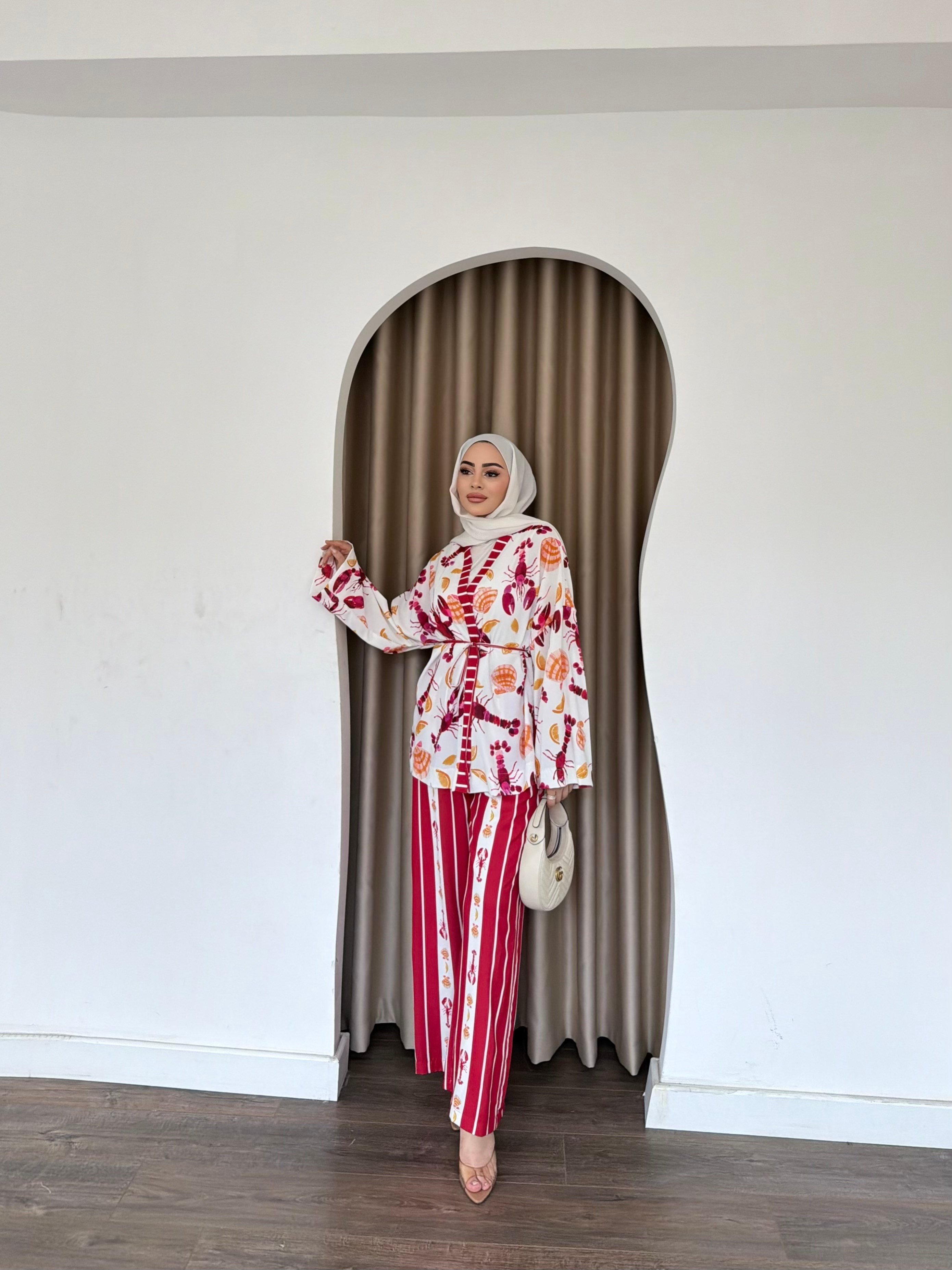Akal desenli takım - Kırmızı