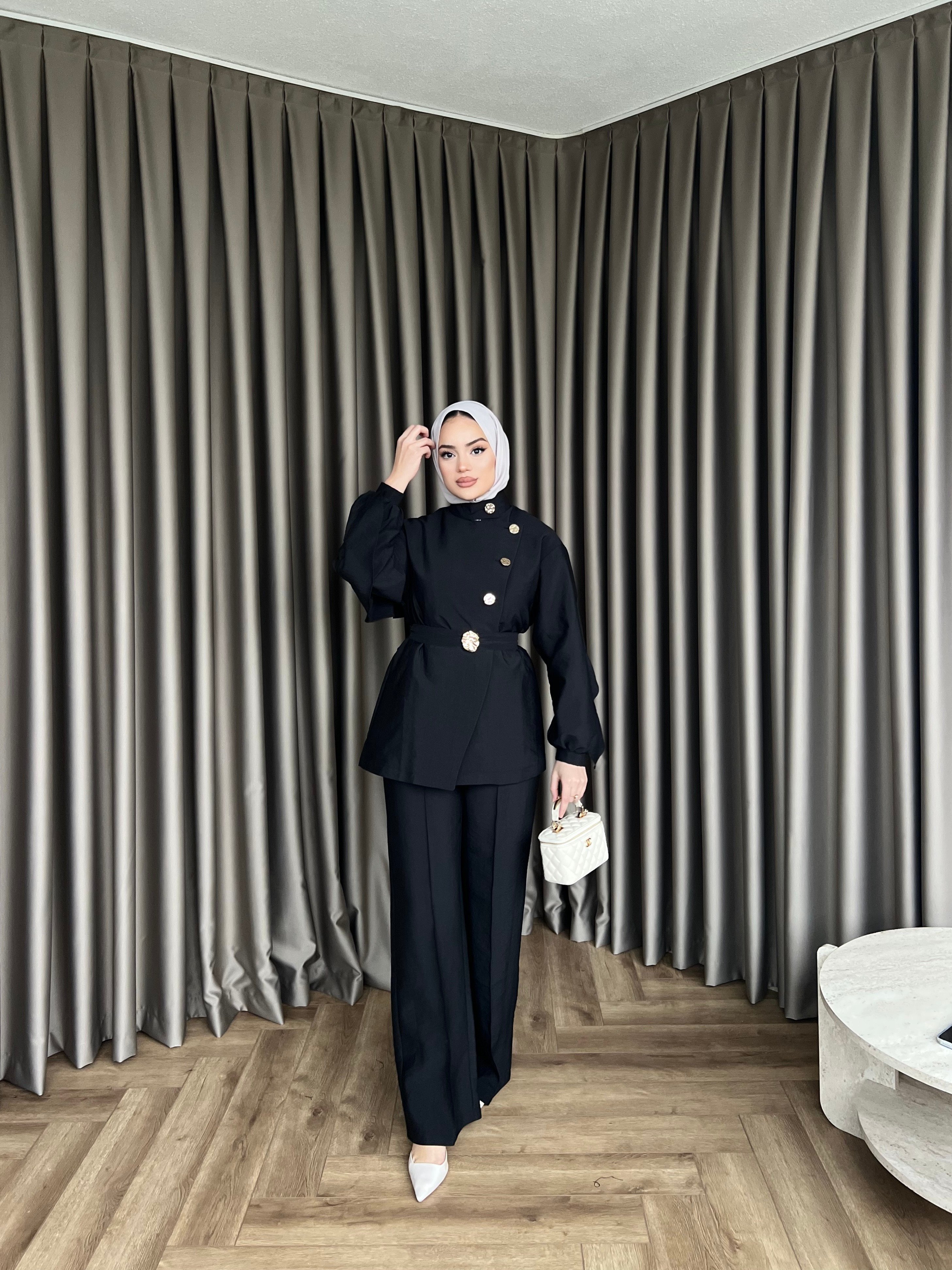 Besla Gold Düğmeli Takım - Siyah