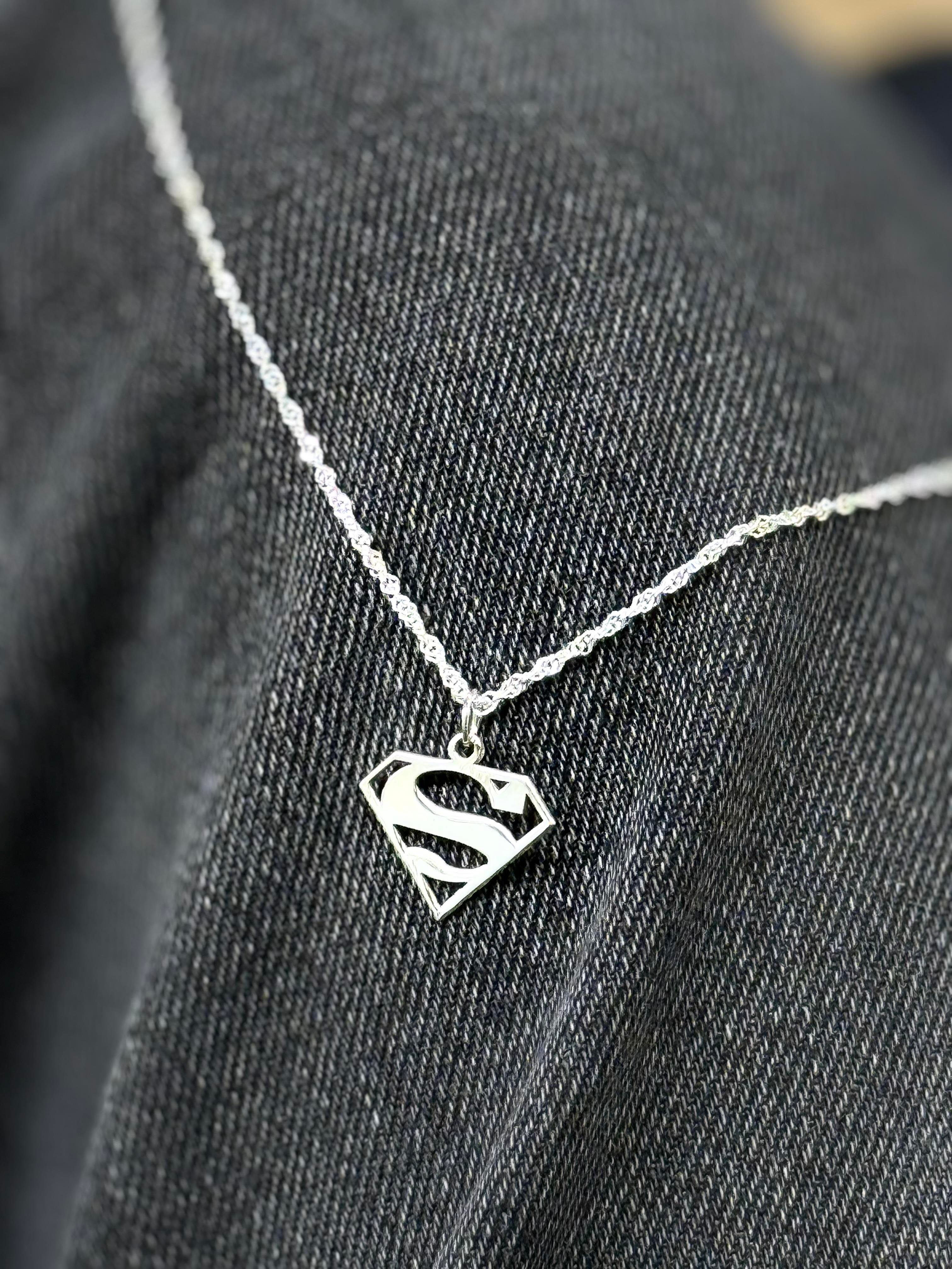 S Harfi Superman Logo Kolye