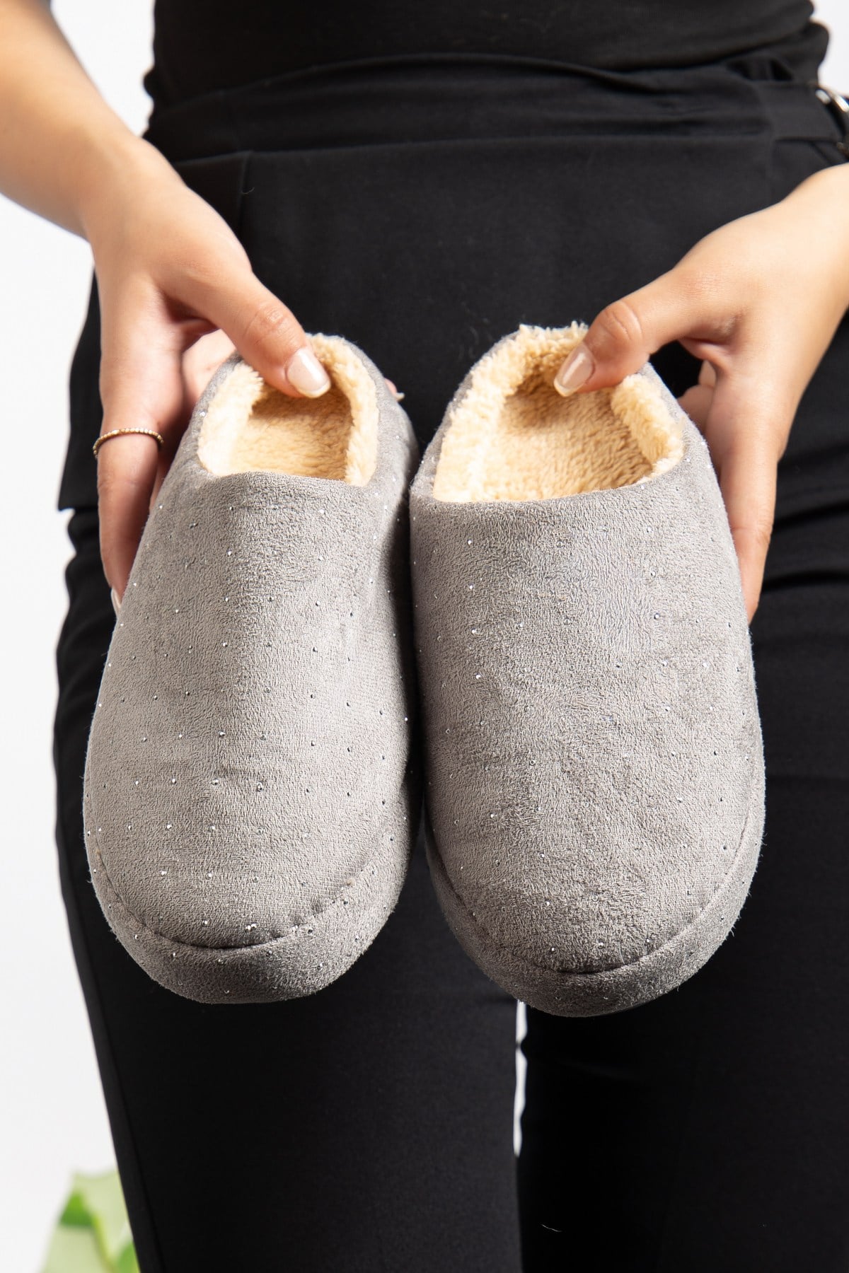 İçi Kürklü Taş İşlemeli Yumuşak Süet Ev Terliği