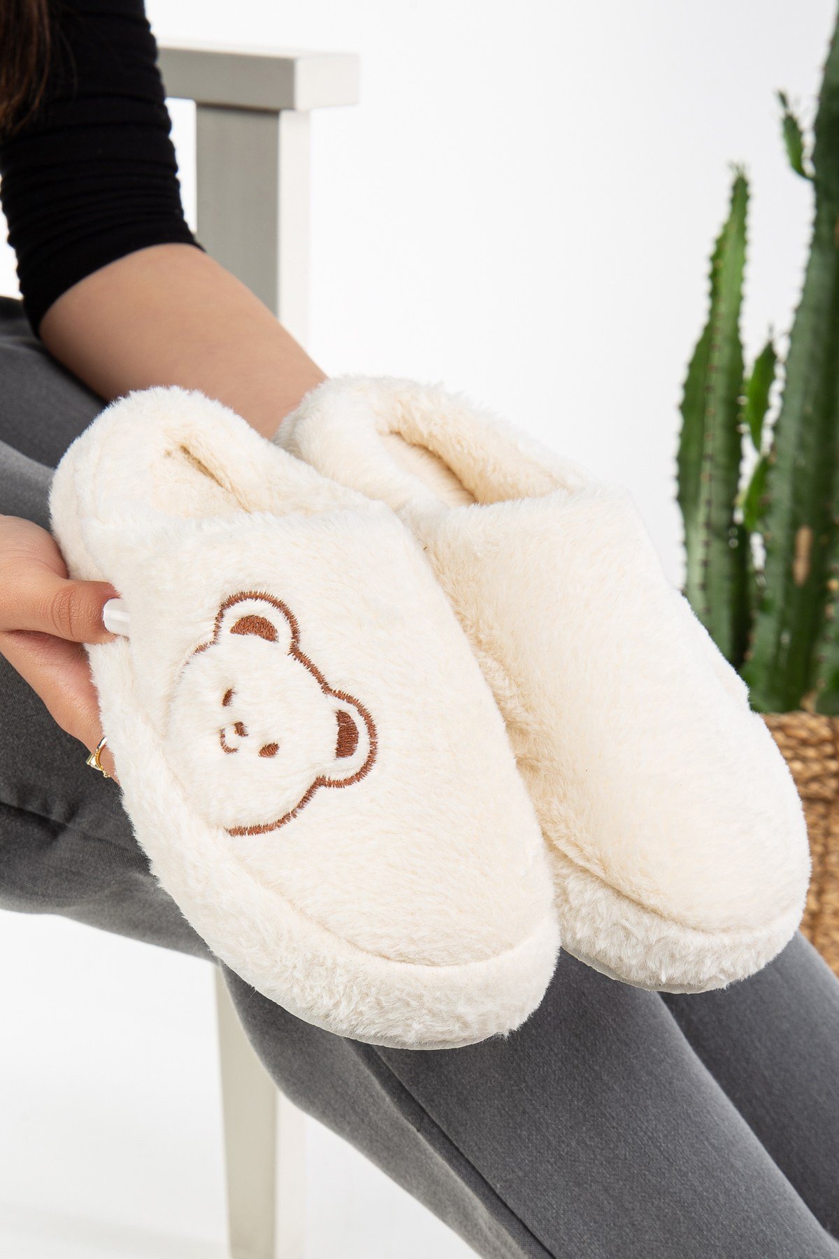 Unisex Sevimli Ayıcık Rahat Kapalı Kaymaz Yüksek Taban Ev Terliği