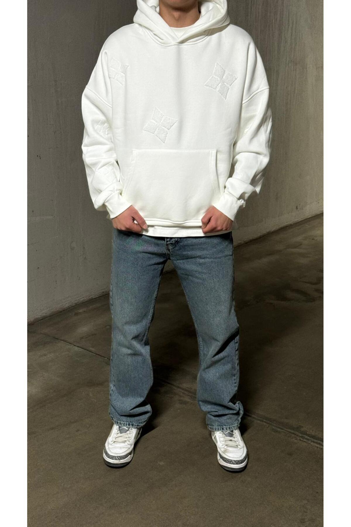 Kabartma Patch Beyaz Oversize Hoddie
