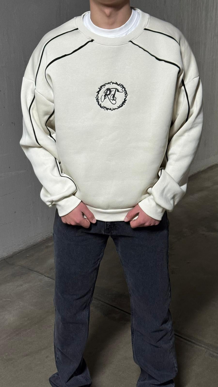 Nakış Detaylı Oversize Erkek Sweatshirt – Krem