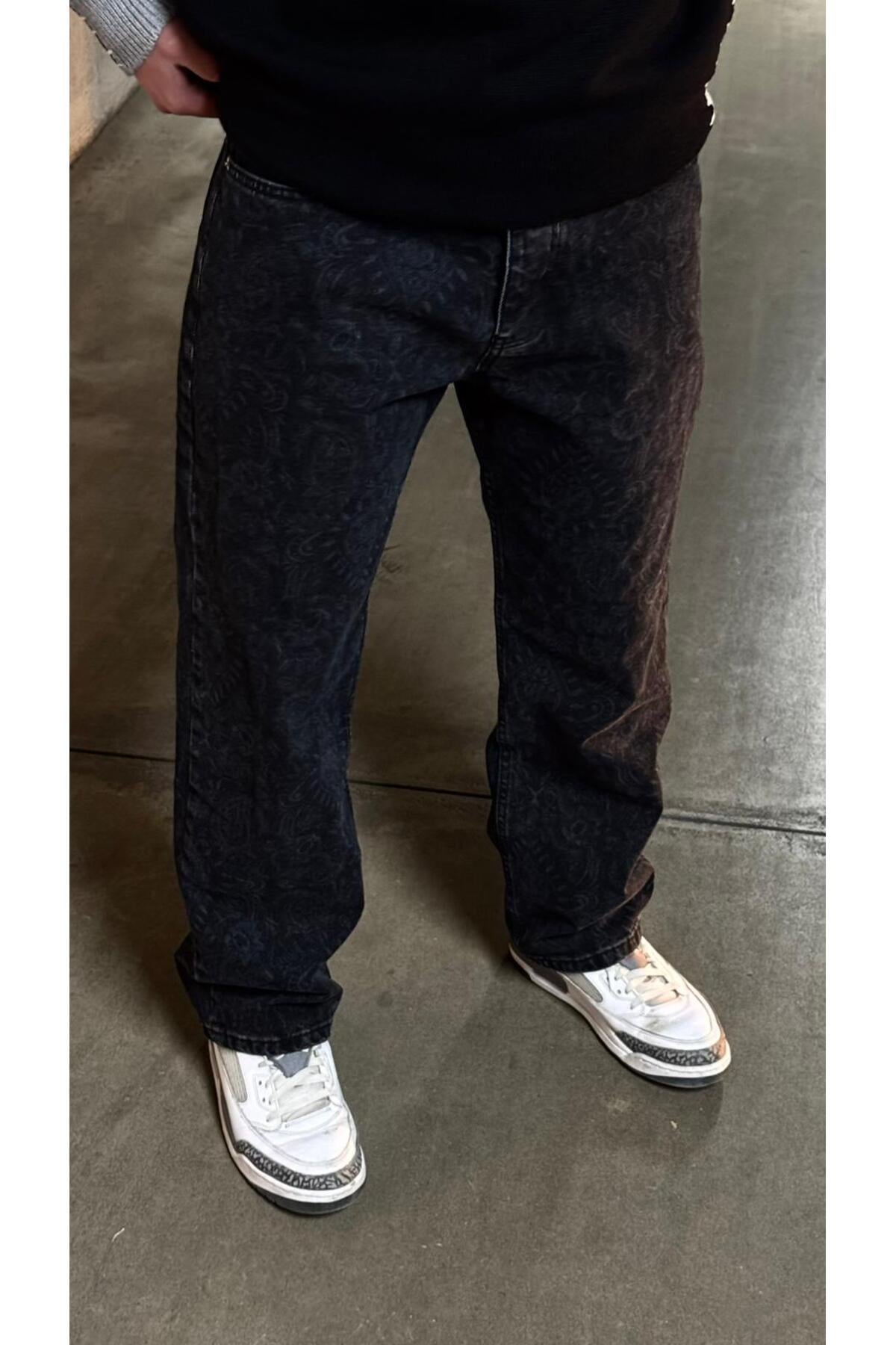 Siyah Paisley Desenli Relaxed Fit Erkek Jean