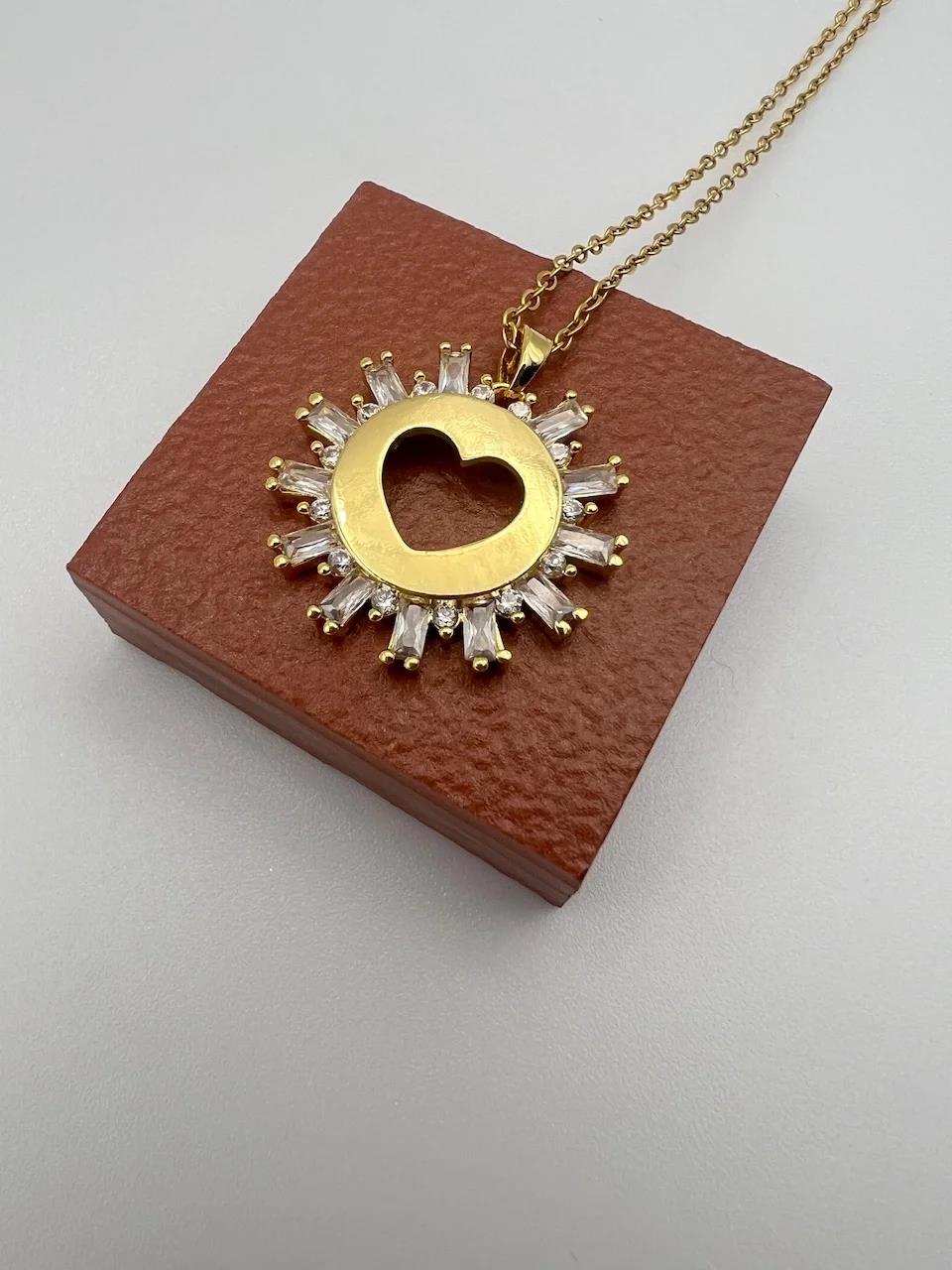 Taşlı Kalpli Çelik Kolye 14k gold