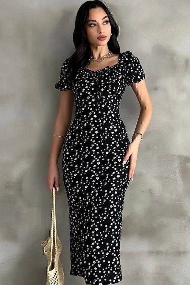 Lastikli U Kare Yakalı Kısa Kollu Fit Kalıp Kurdelalı Likralı Çiçek Desen Yırtmaçlı Diz Altı Elbise