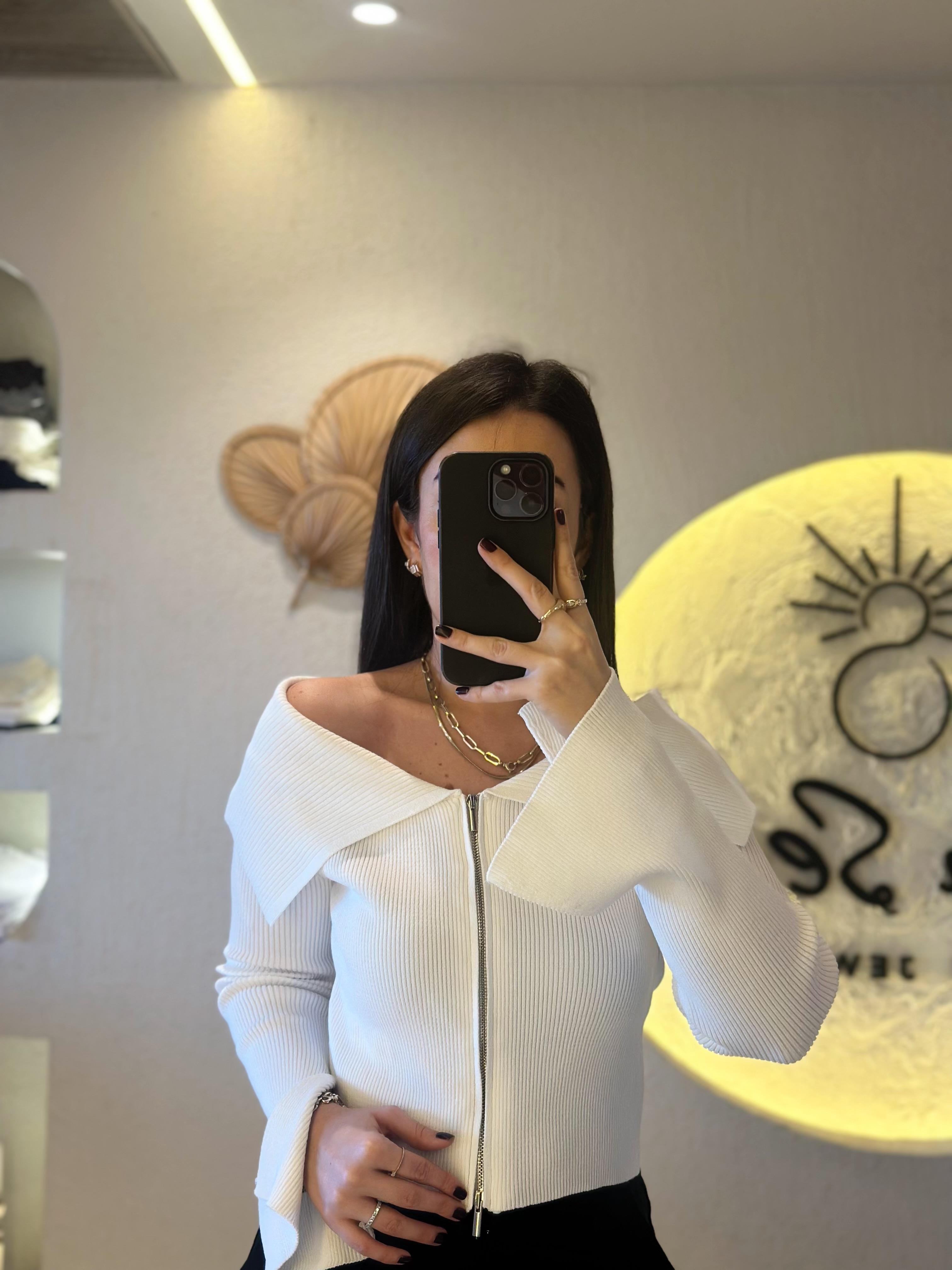 Bardot Yaka Kol Yırtmaclı Detaylı Triko Hırka