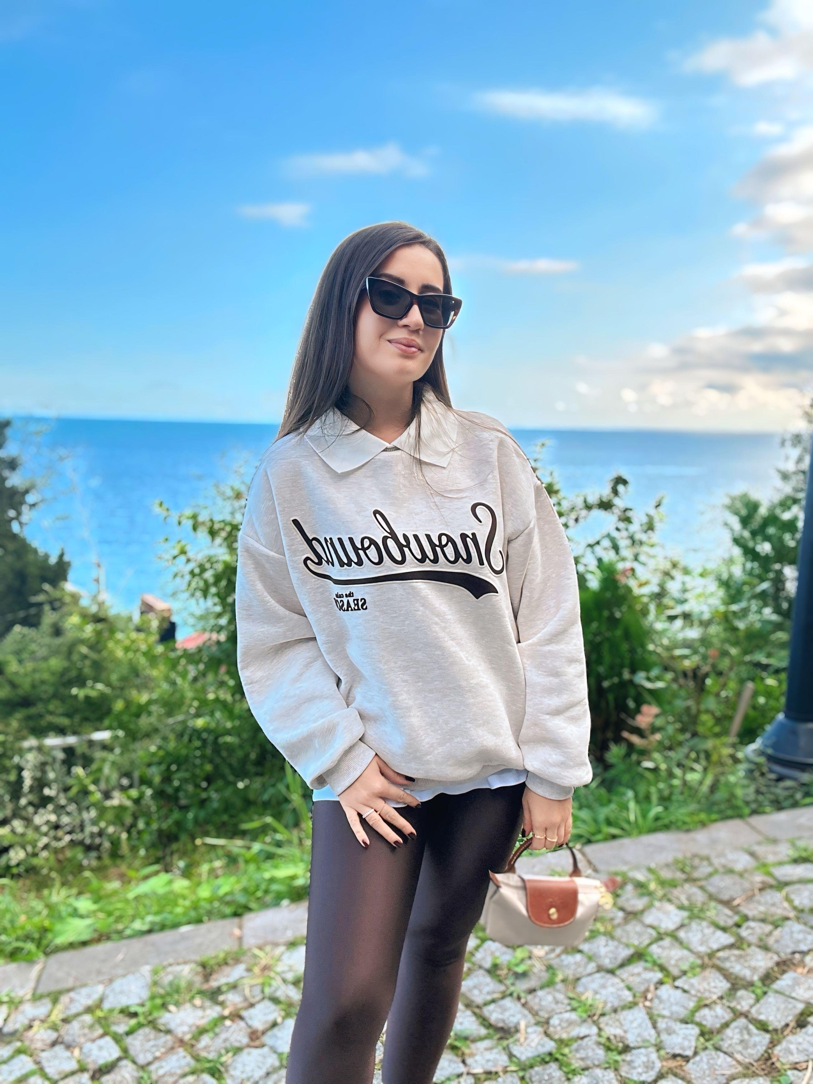 Kontrast Yaka Baskılı Oversize Sweatshirt Bej