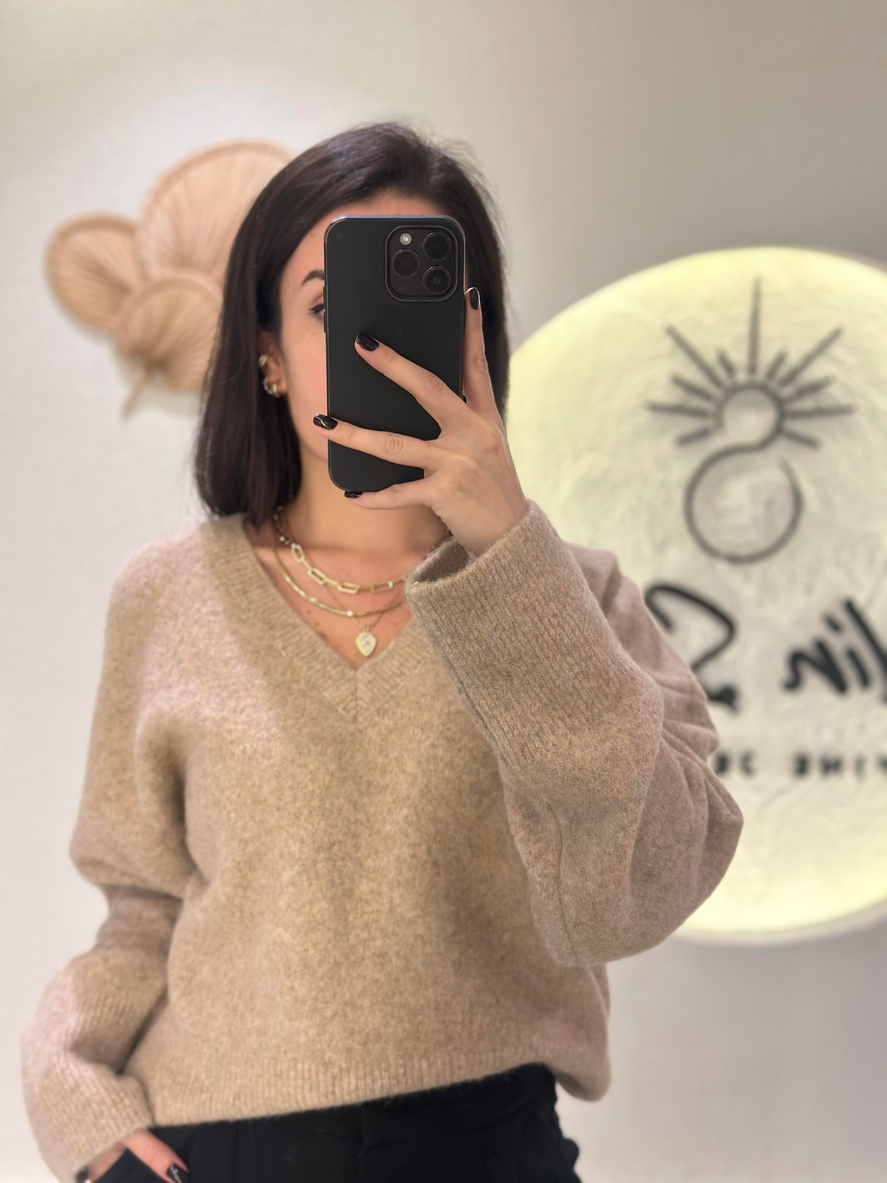 V Yaka Yumuşak Dokulu Oversize Kazak