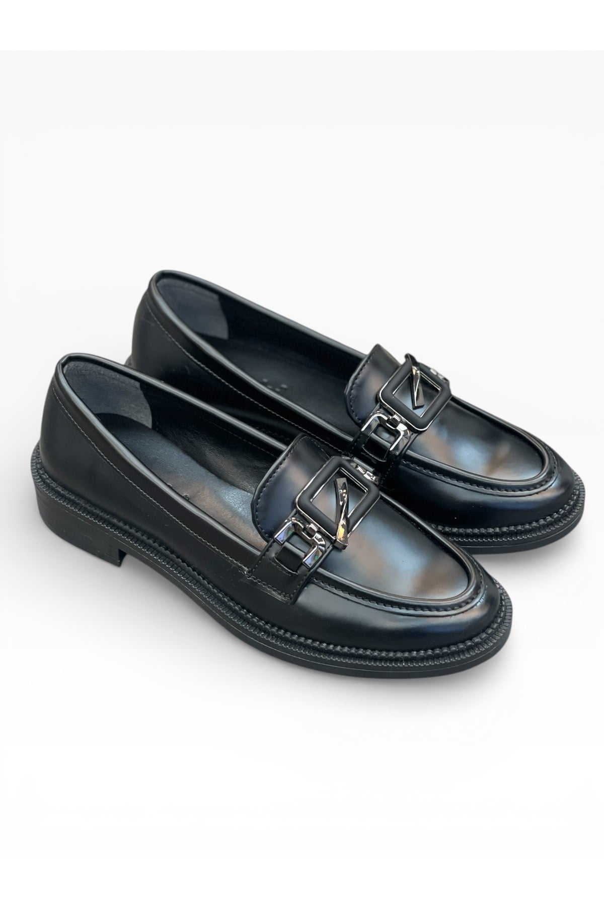 Kadın Loafer Ortopedik Tabanlı Metal Aksesuarlı