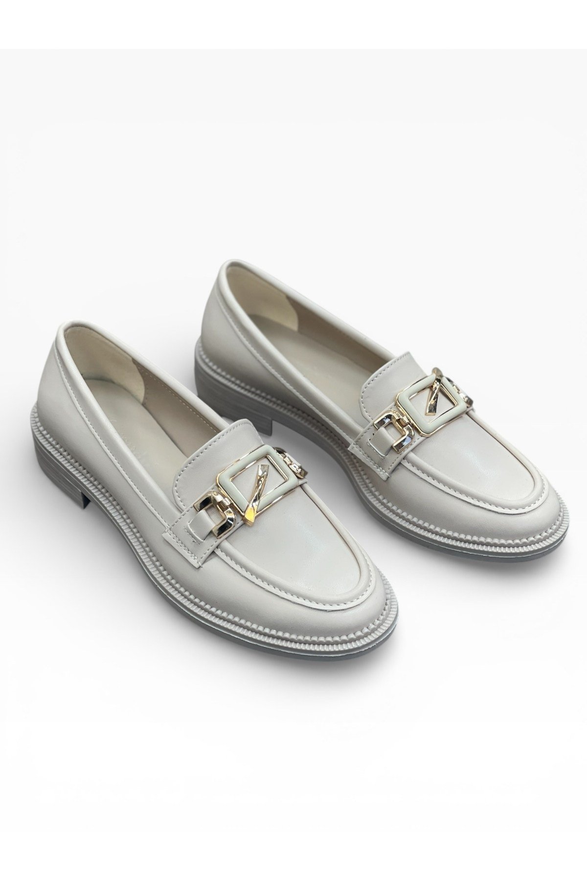 Kadın Loafer Ortopedik Tabanlı Metal Aksesuarlı